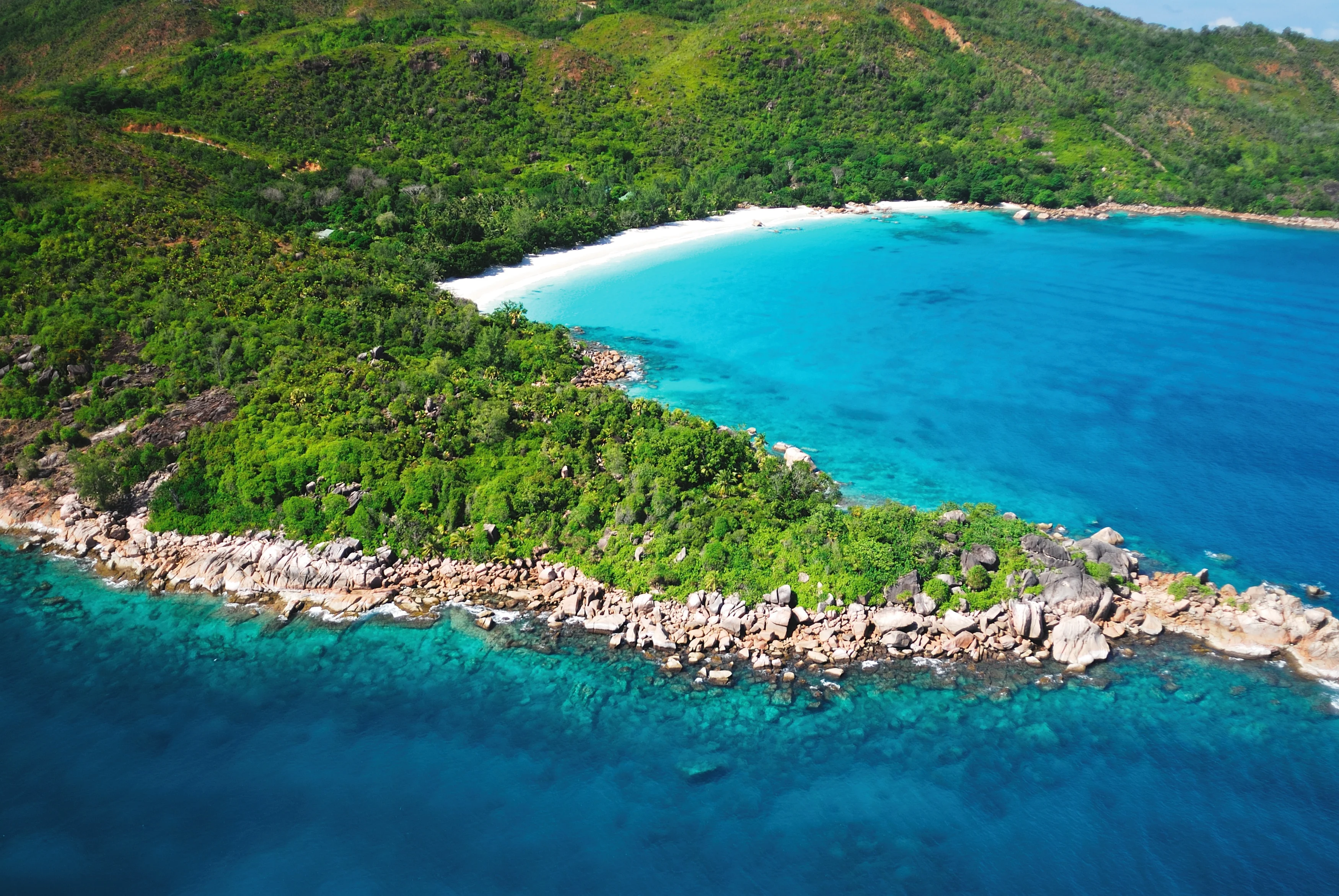 SC-Praslin-Bay Of Anse Lazio (2).jpg