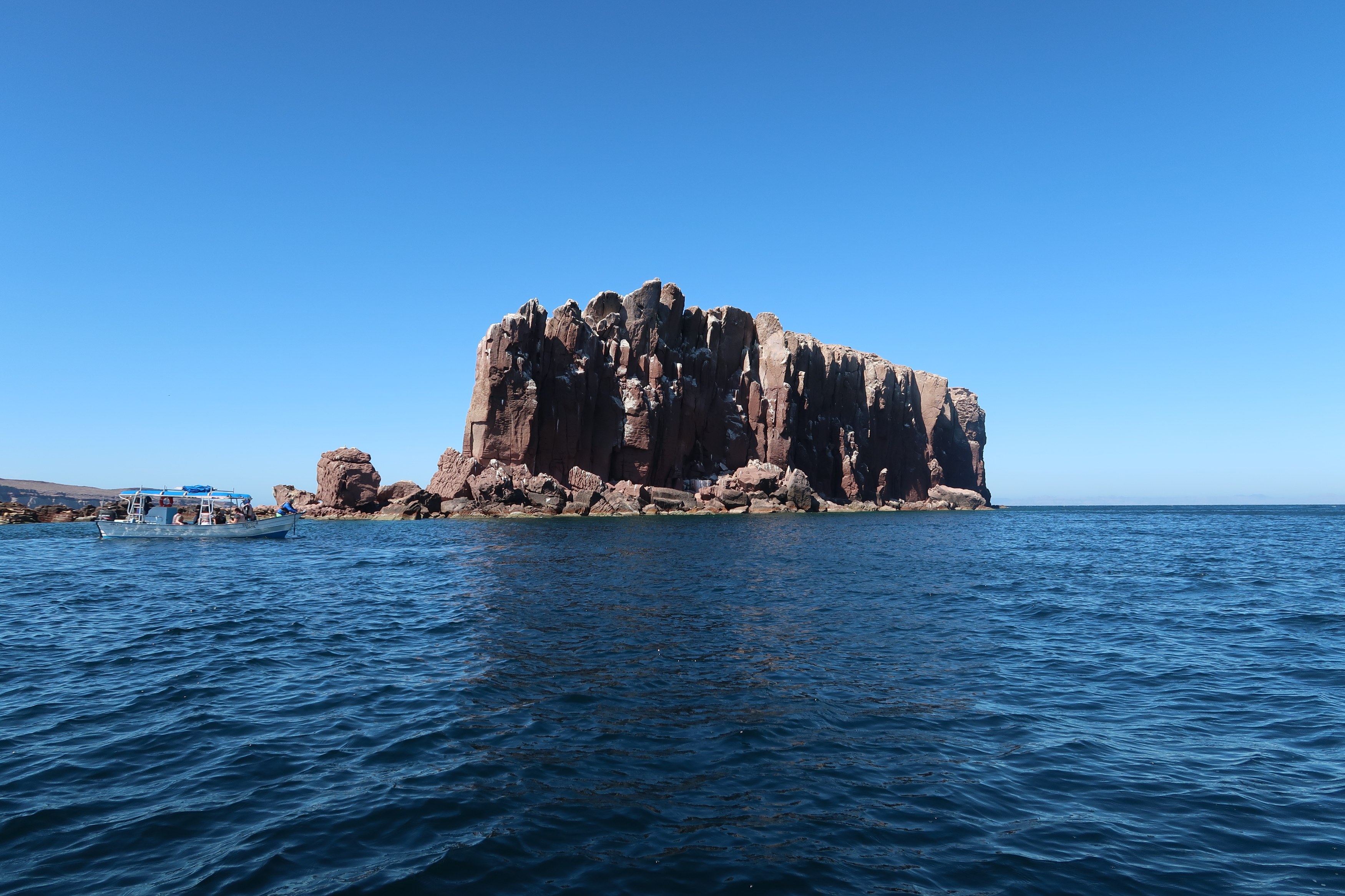 MX - Espirito Santo Island - Rocks-2.JPG