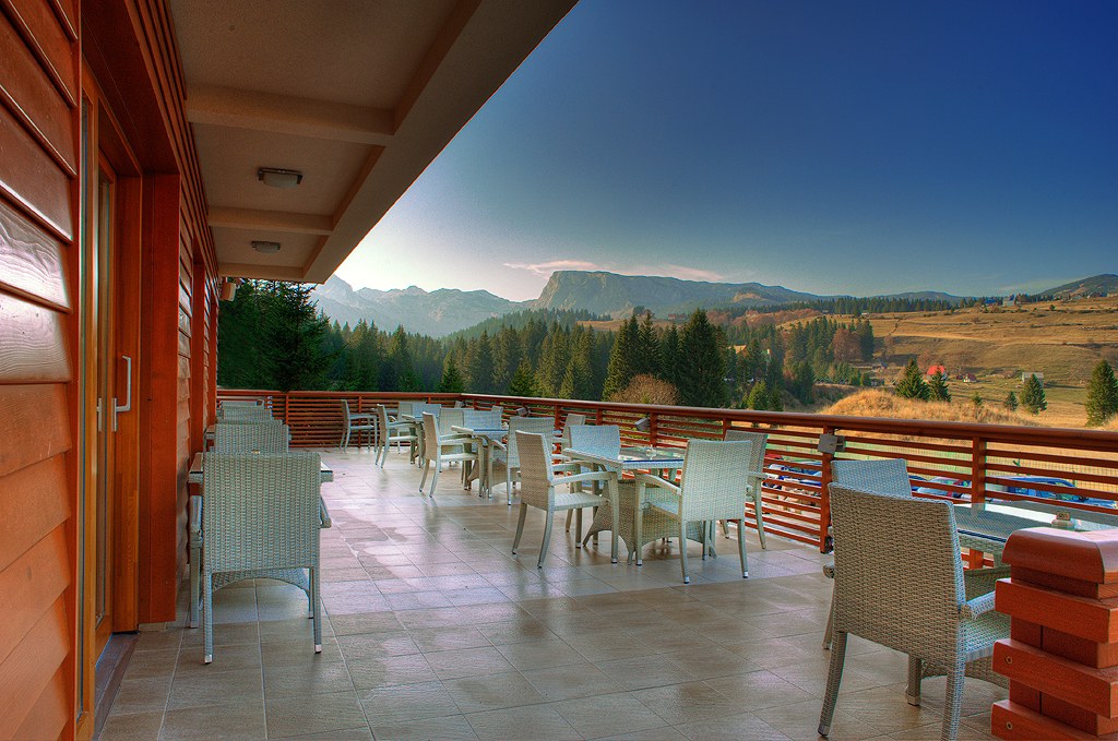 ME - Accommodatie - SOA Hotel - Terrace Day.jpg
