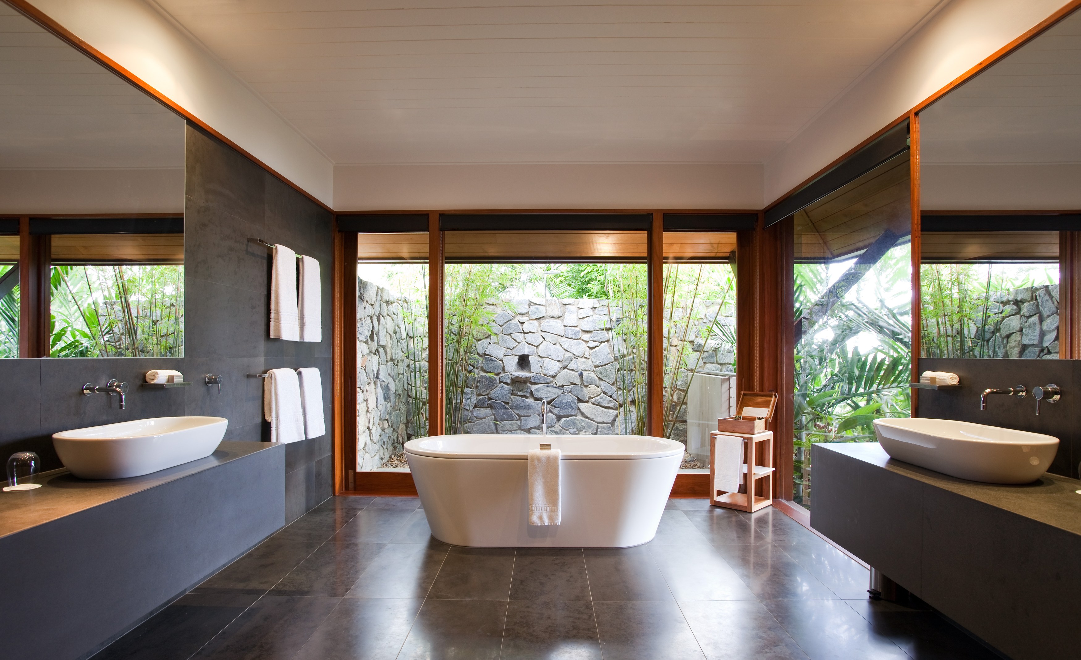 AU - Qualia Resort - Windward Bathroom.jpg