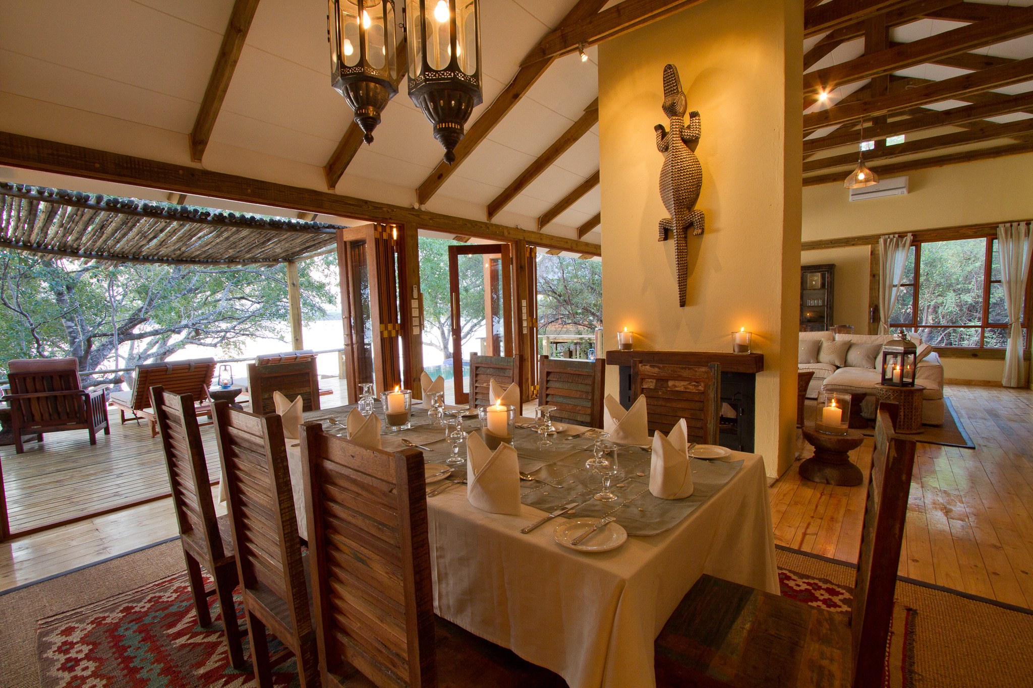 ZM-Tongabezi-Dog-House-lounge.jpg