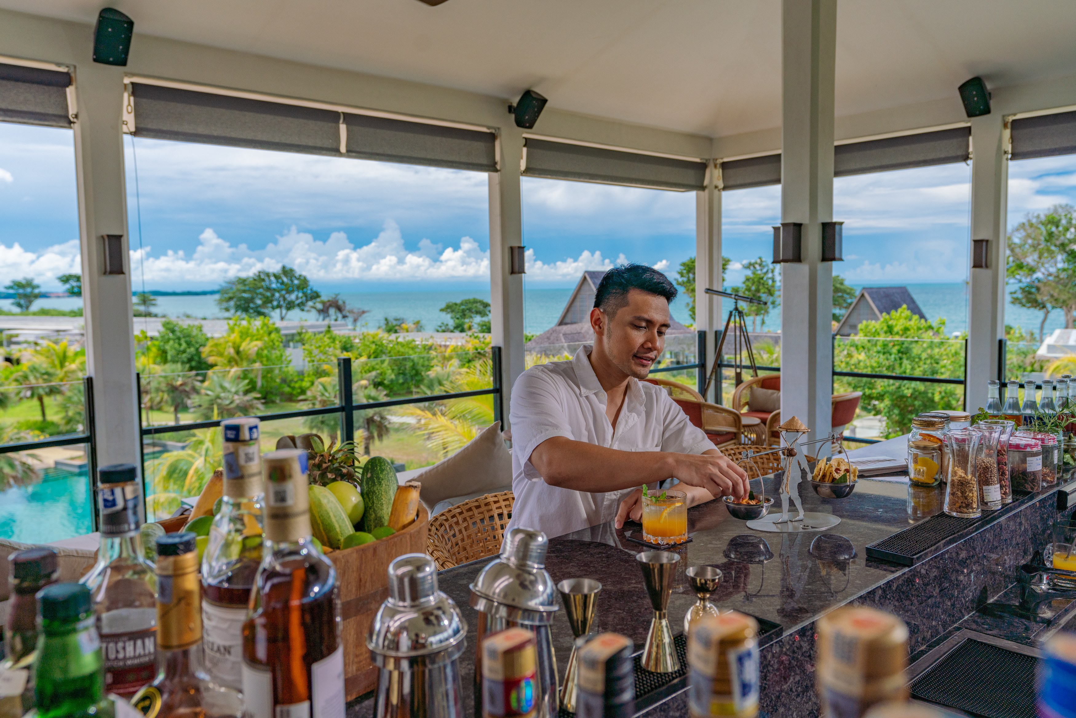 MY - Anantara Desaru Coast - Observatory Bar (2).jpg