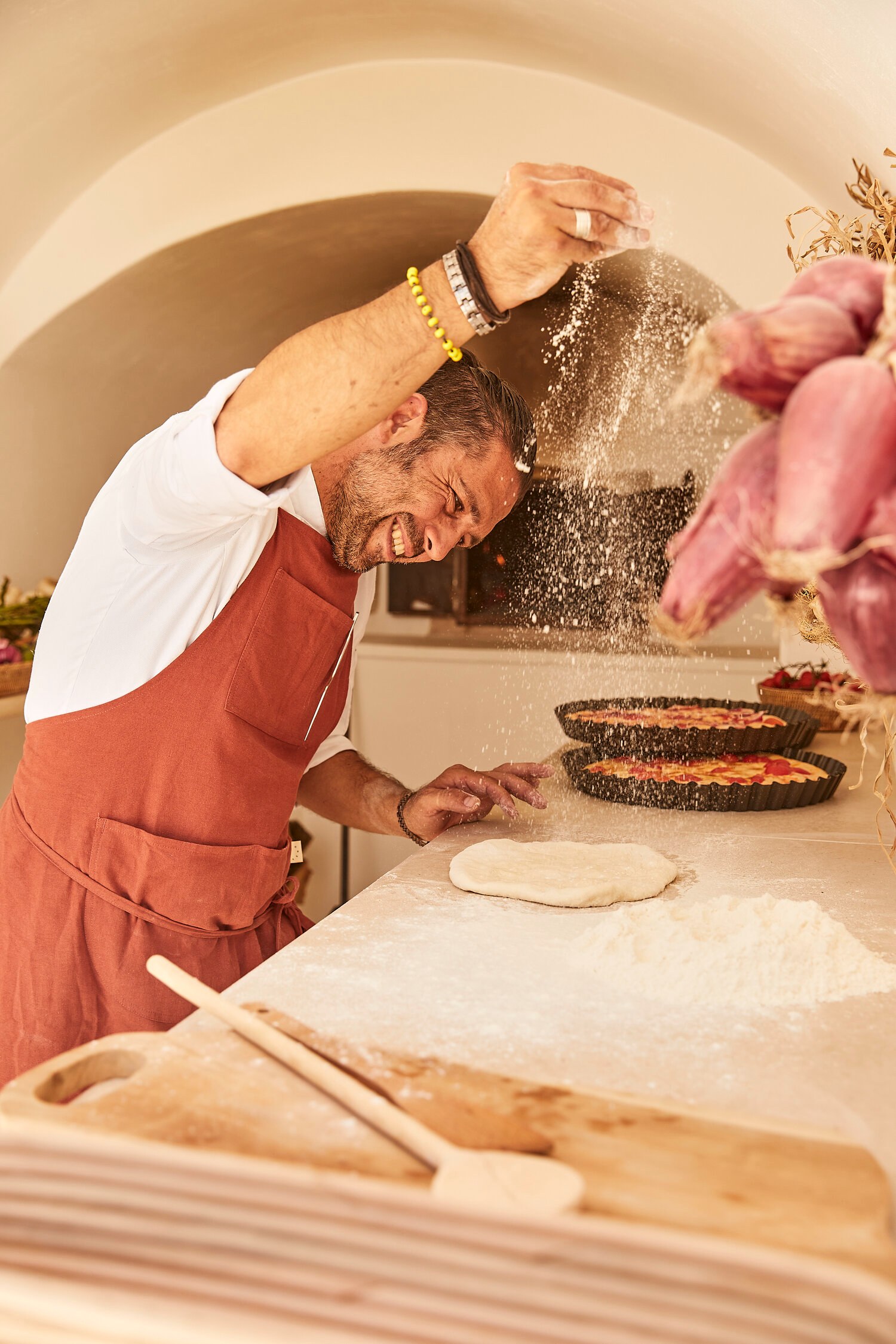 IT-Accommodatie-Calderisi-cheff makes pizza.jpg