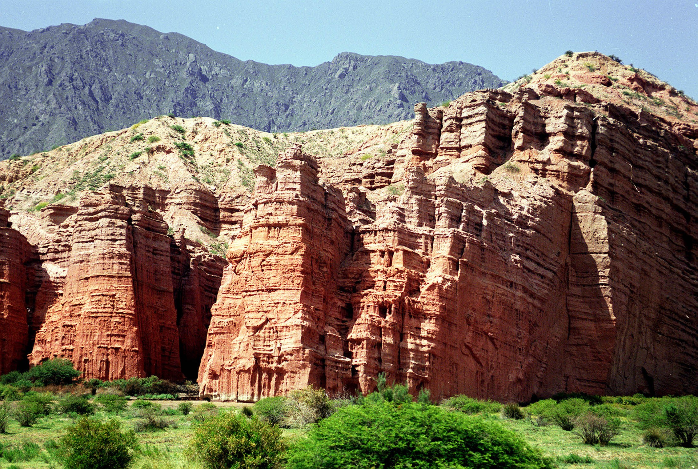 AR - Cafayate_camino 03.jpg