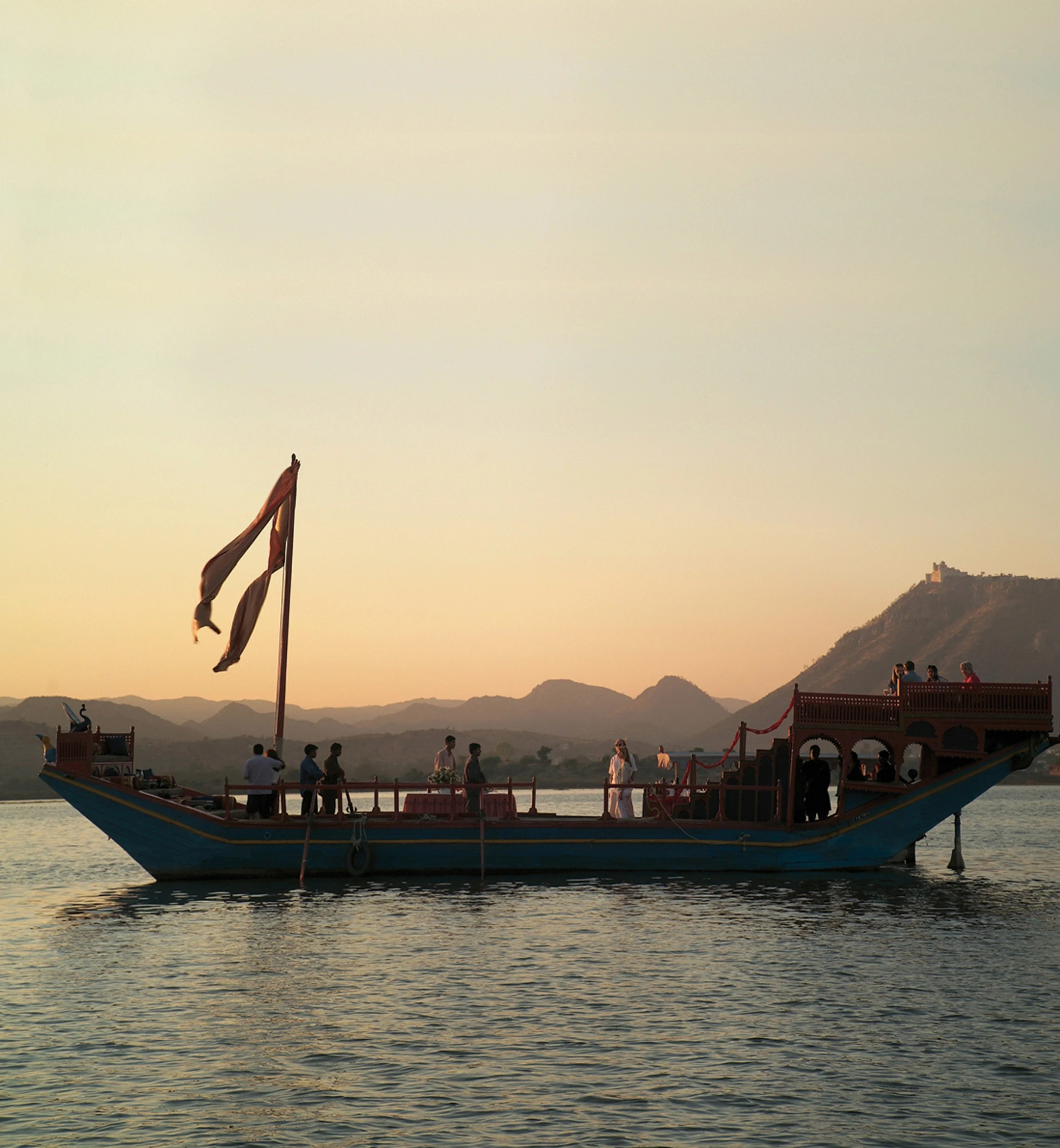 IN - Taj Lake Palace - Boat tour.webp