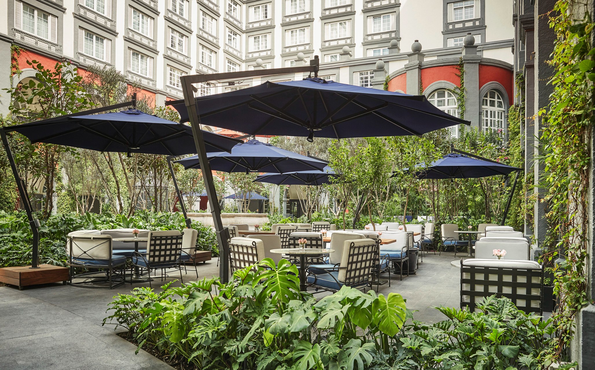 MX - Four Seasons Mexico - Ourdoor terrace.jpg