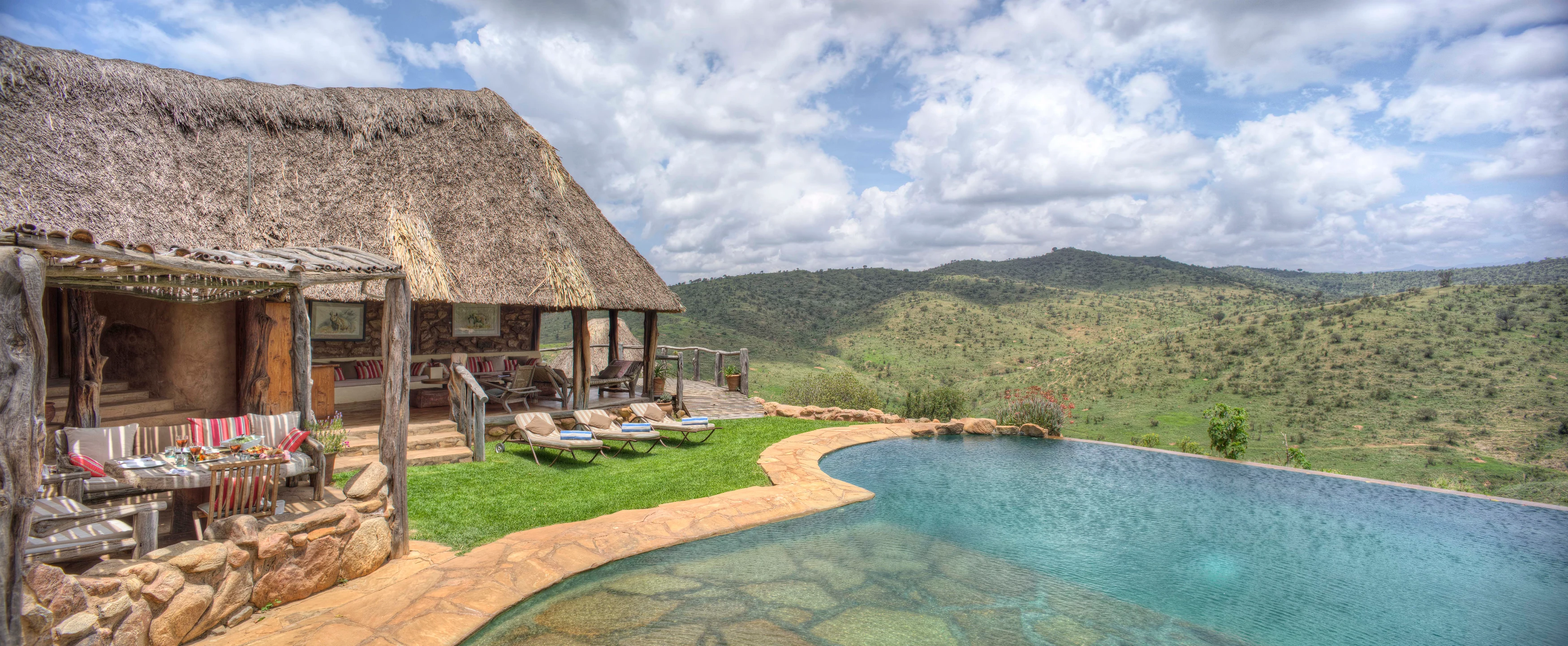 KE - Borana Lodge - zwembad.webp