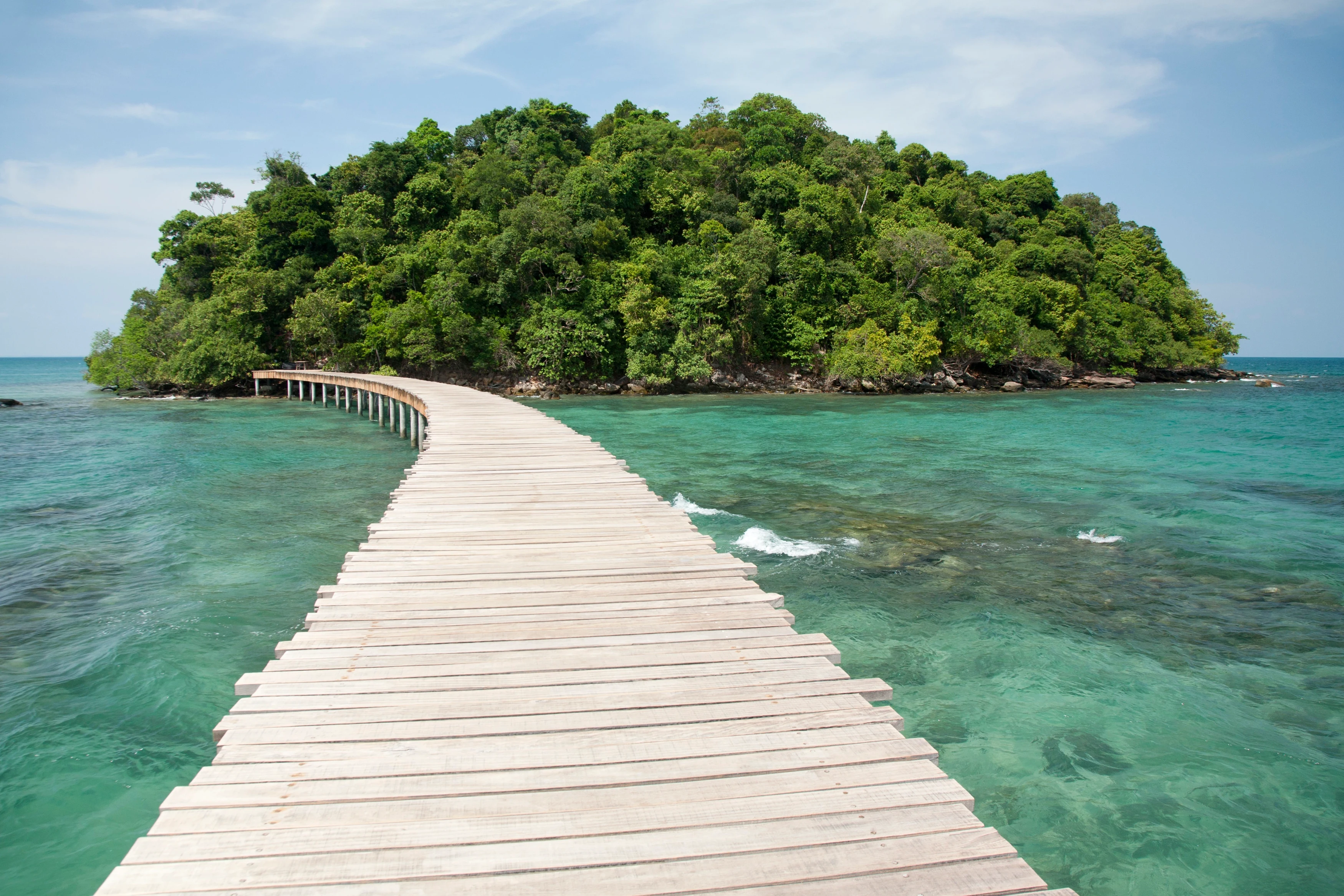 KH - Song Saa Private Island - The bridge to Koh Bong.webp