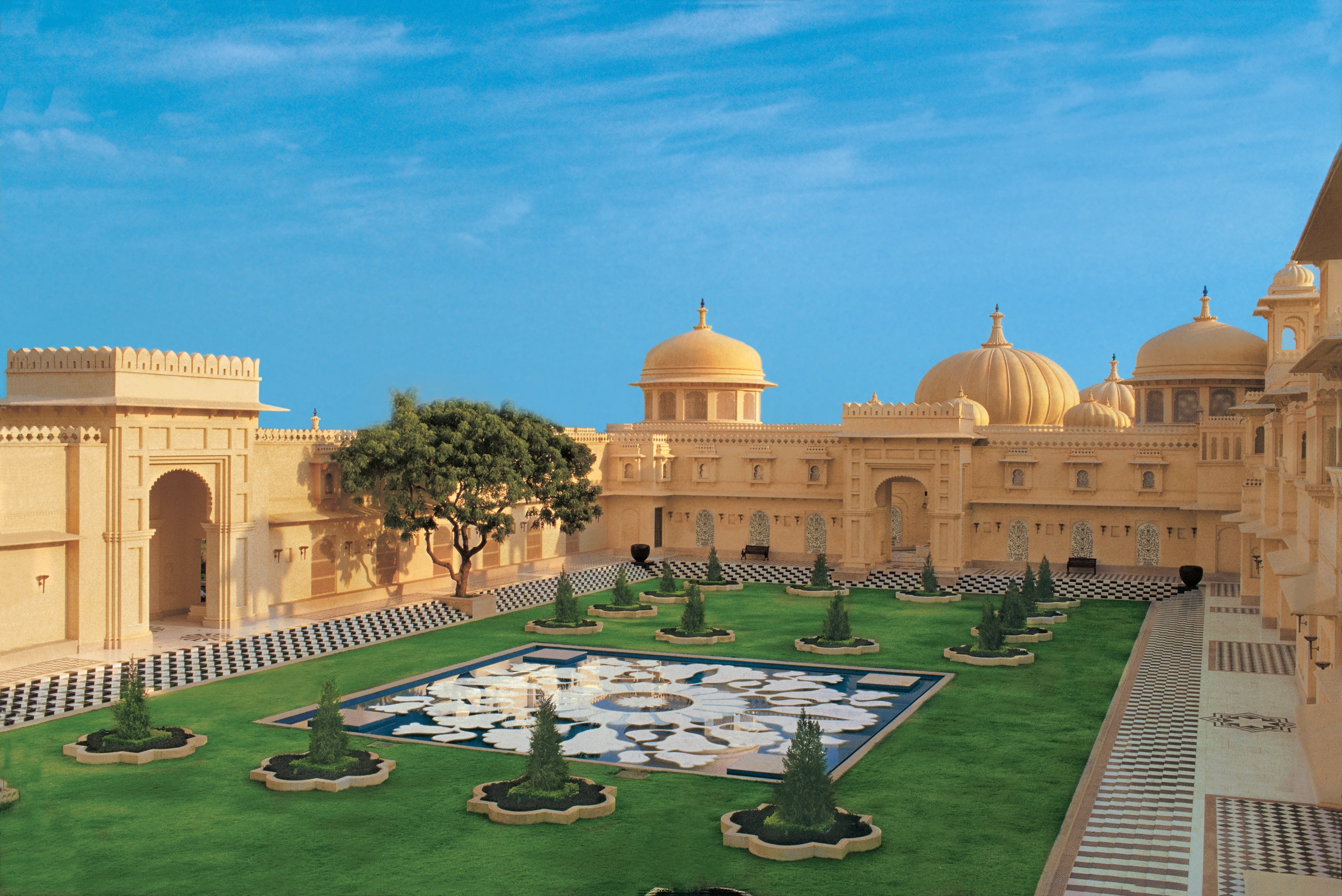 IN - The Oberoi Udaivilas - Entrance Courtyard.webp