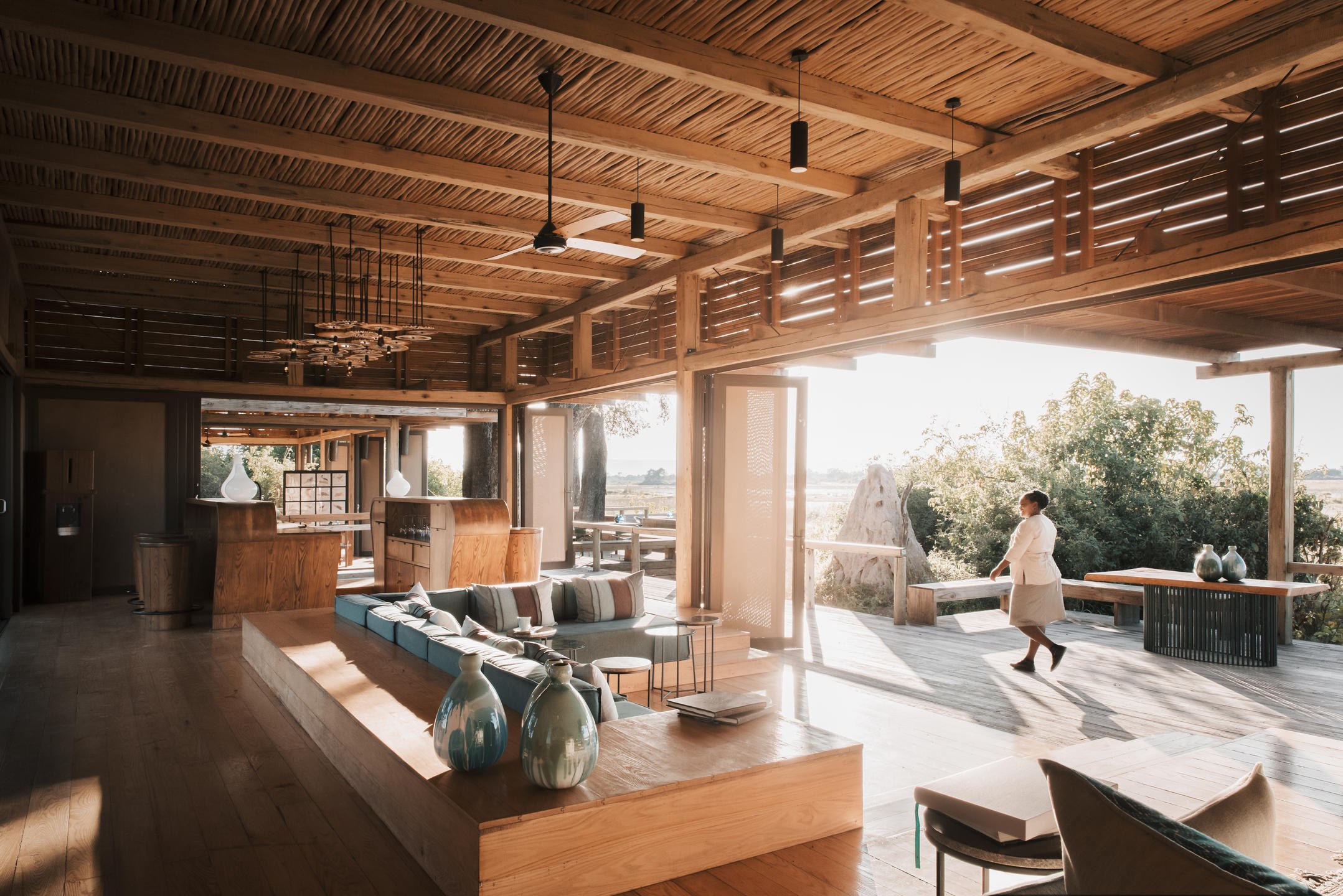 BW-Vumbura Plains-lounge and bar area.jpg
