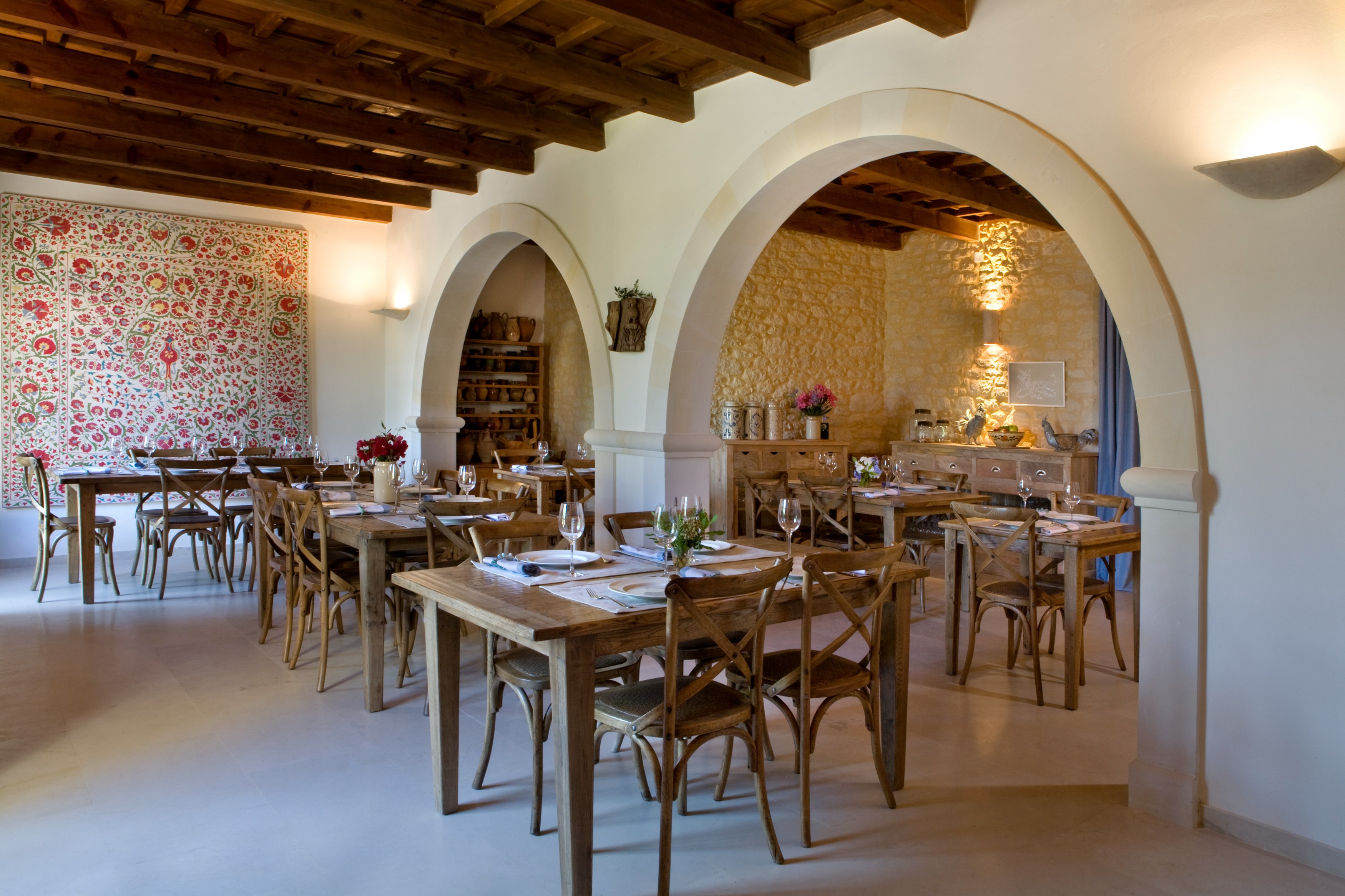 GR-Kreta kapsaliana village restaurant interior.jpg