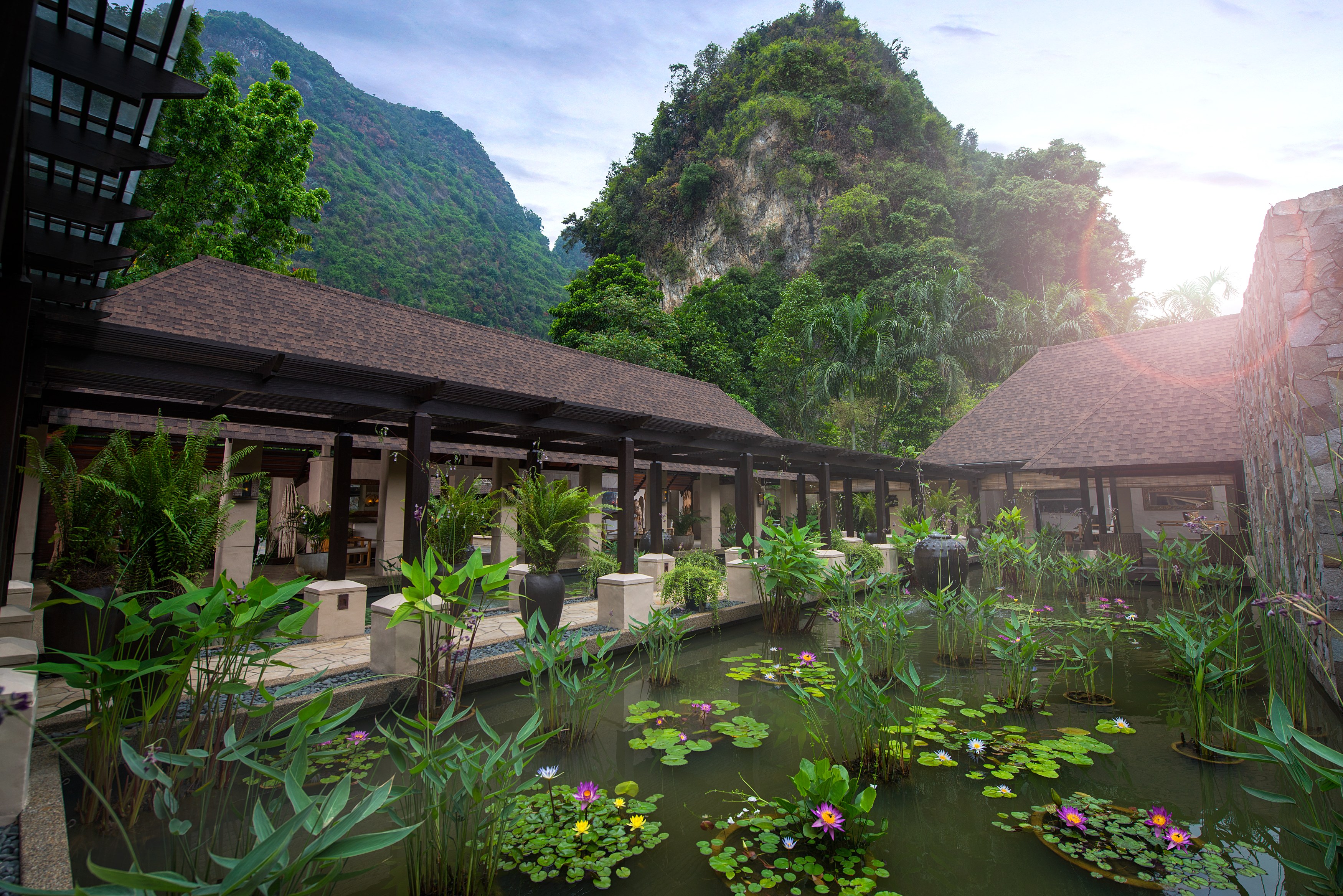 MY - Banjaran Hotsprings - Gardens 2.JPG