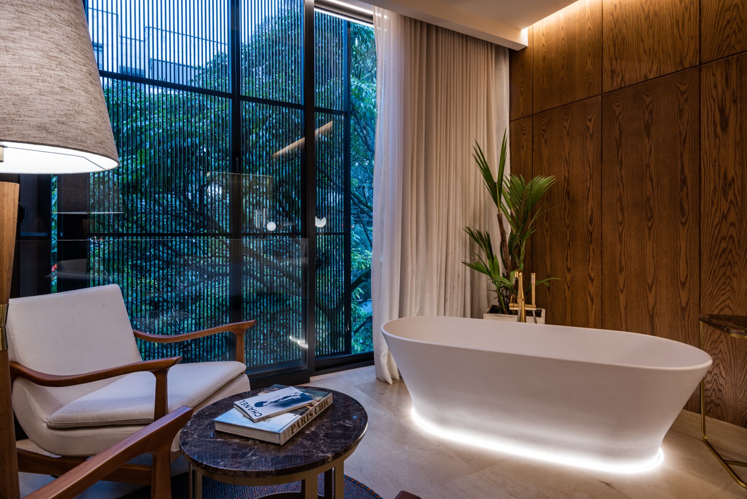 Luxury Suite 1.JPG