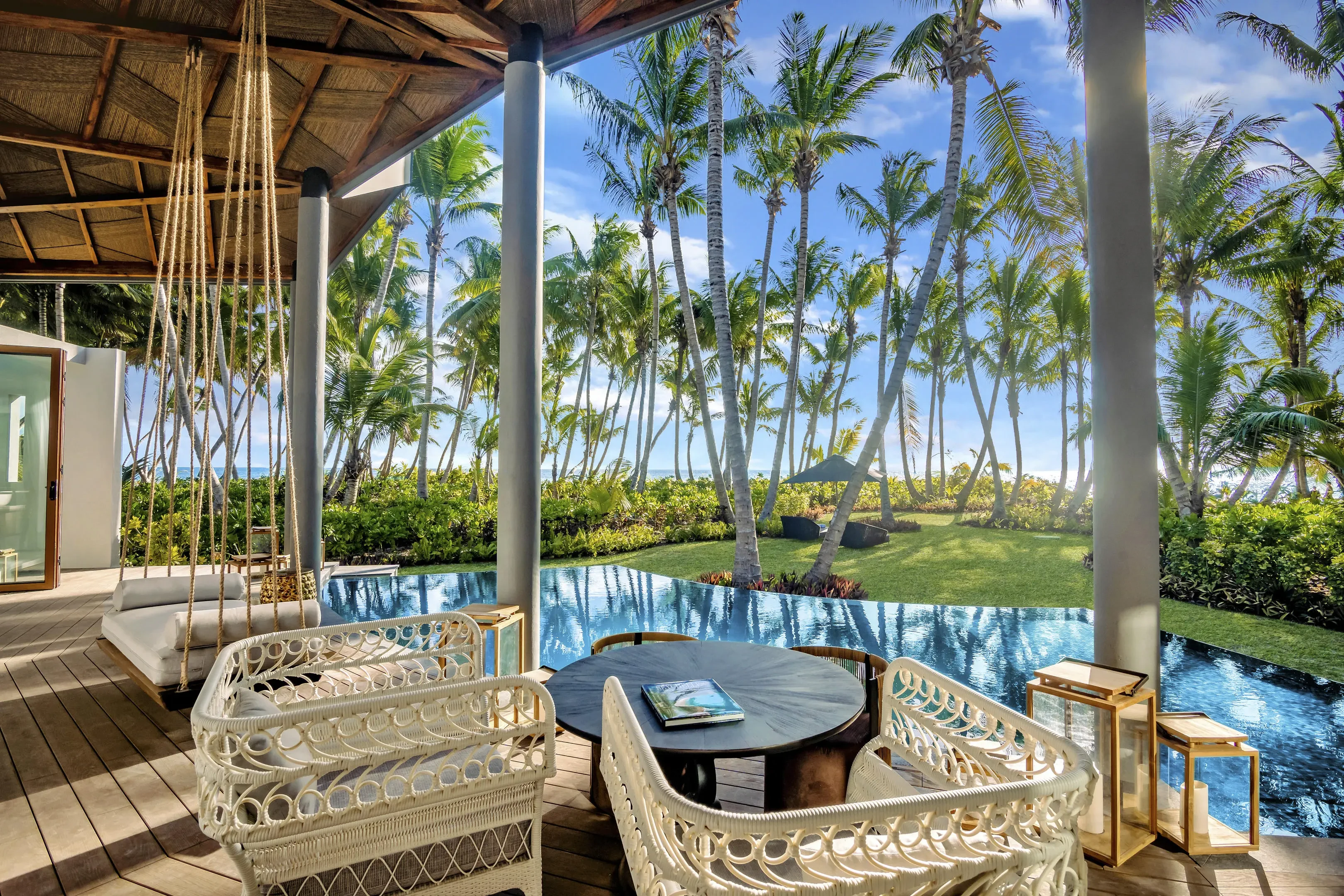 SC - Accommodatie - Waldorf Astoria Seychelles Platte Island -Outdoor terrace_1.webp