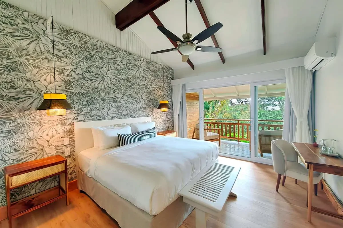 CR-Monteverde Lodge-MotMot Room.webp