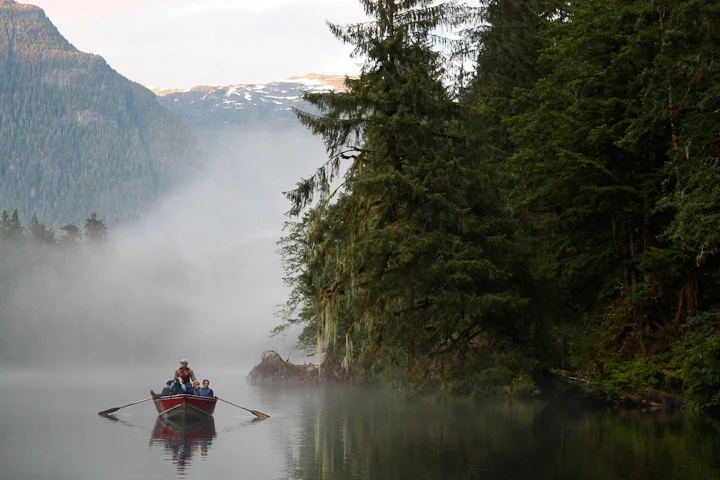 CA - Great Bear Lodge - Boat excursion (2).webp
