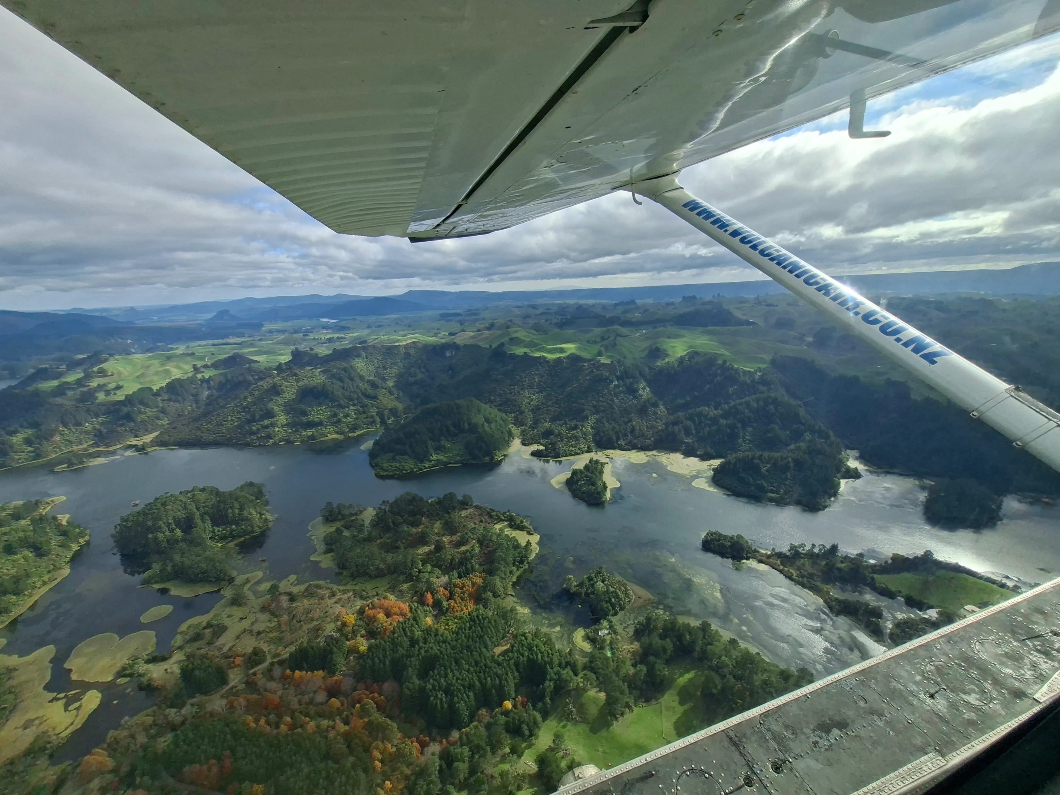 NZ - Famil 2025 - Rotorua - floatplane overview.webp