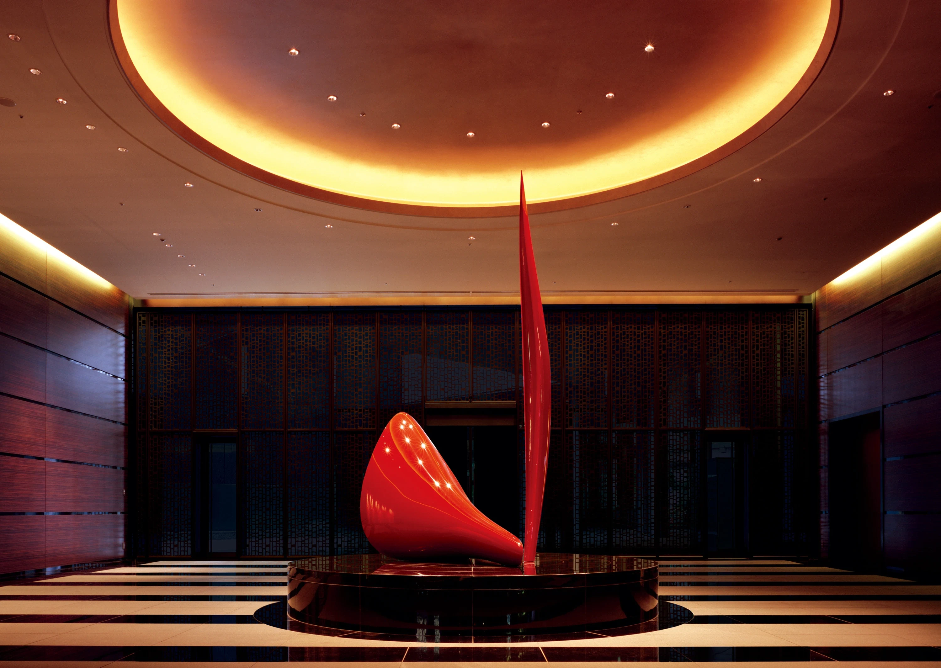 JP - Tokyo Conrad - Lobby (1).webp