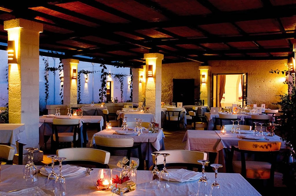 IT-accommodatie-Masseria-Torre-Maizza-restaurant.jpg