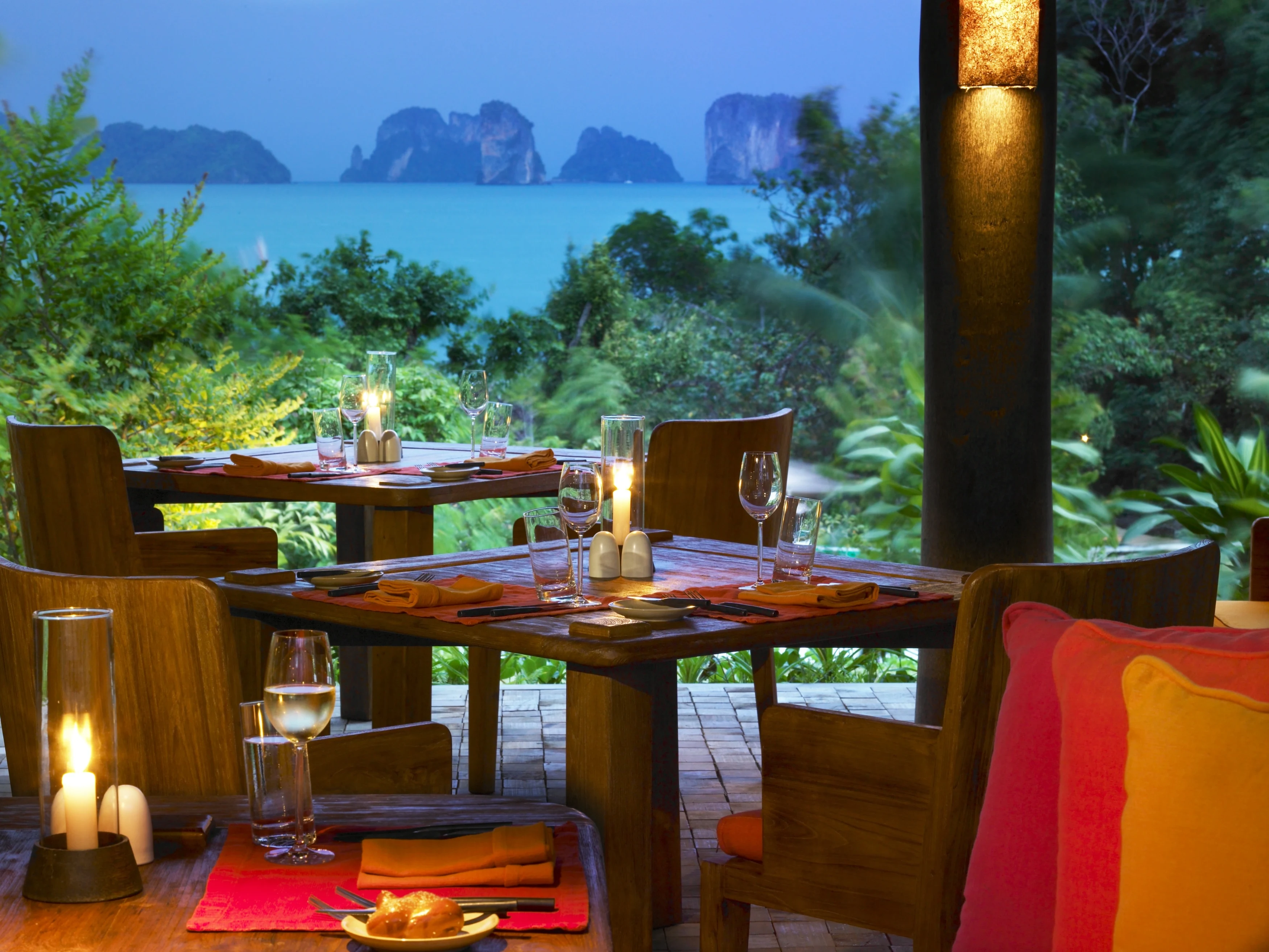 TH - Six Senses Yao Noi - Living Room.webp
