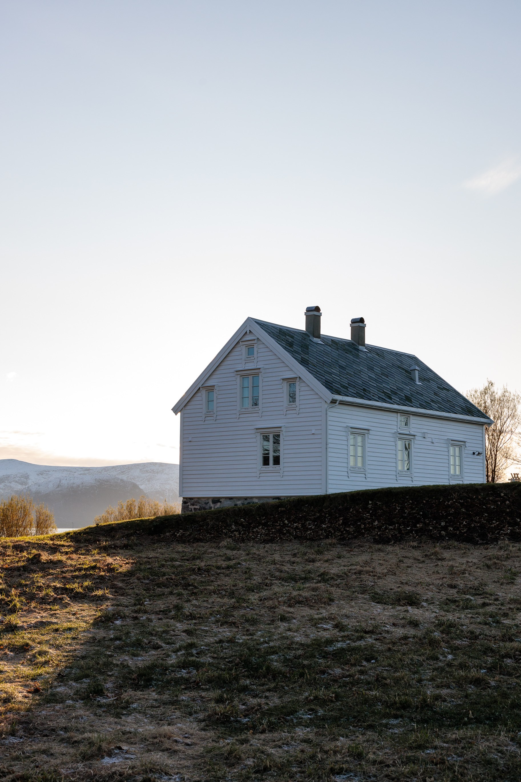 NO - Owners Cabin - Exterior.jpg