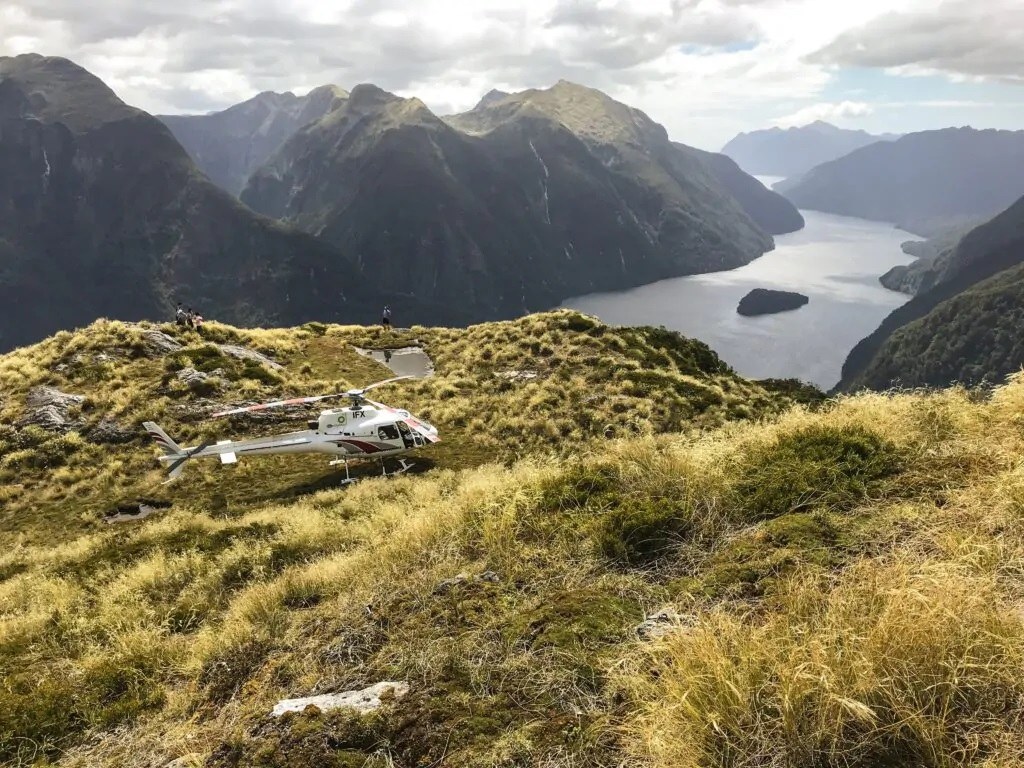 NZ - Excursie - Doubtful-Sound-Elisabeth-Peaks.jpg