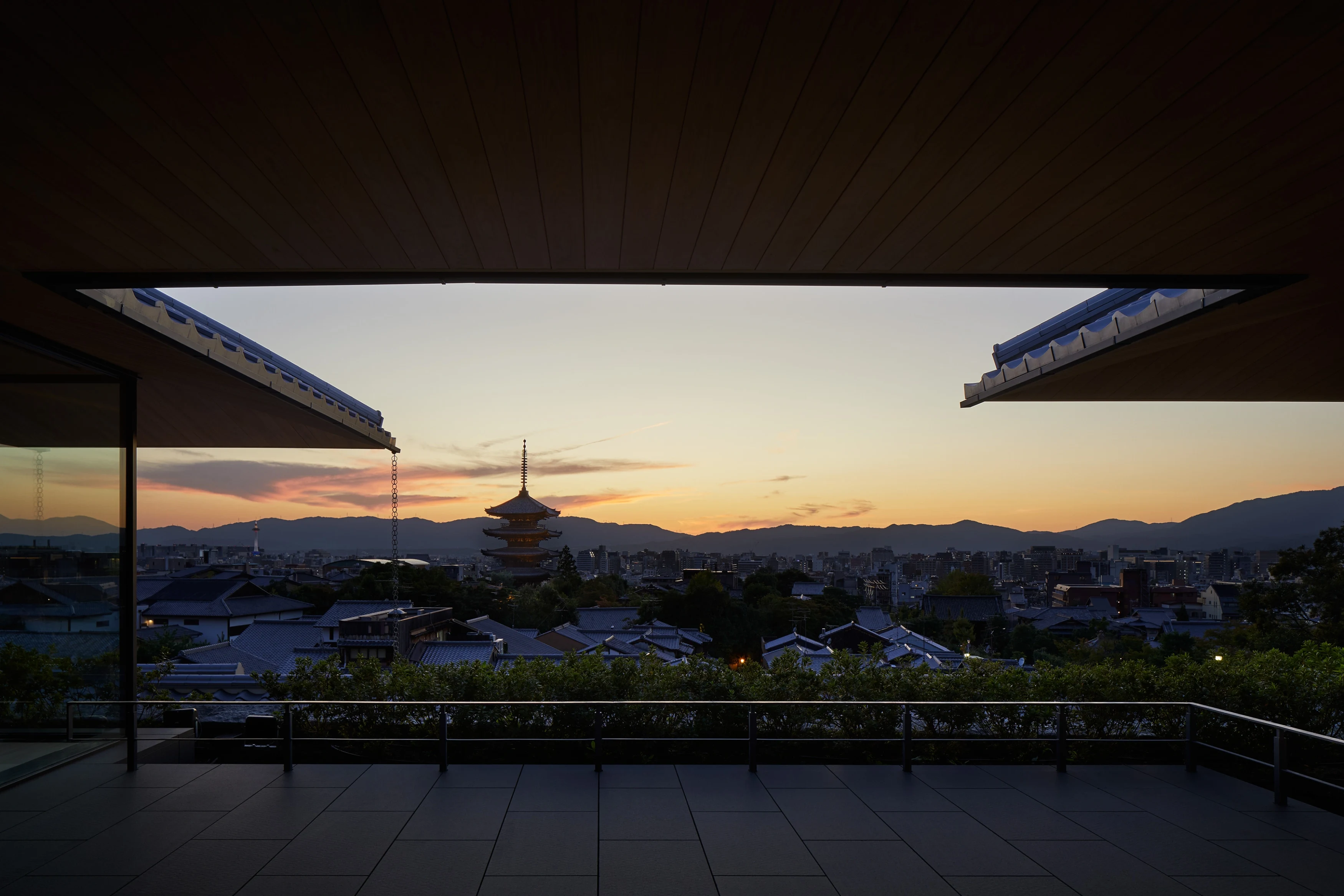 JP-Accommodatie-Park-Hyatt-Kyoto-View from Terrace.webp