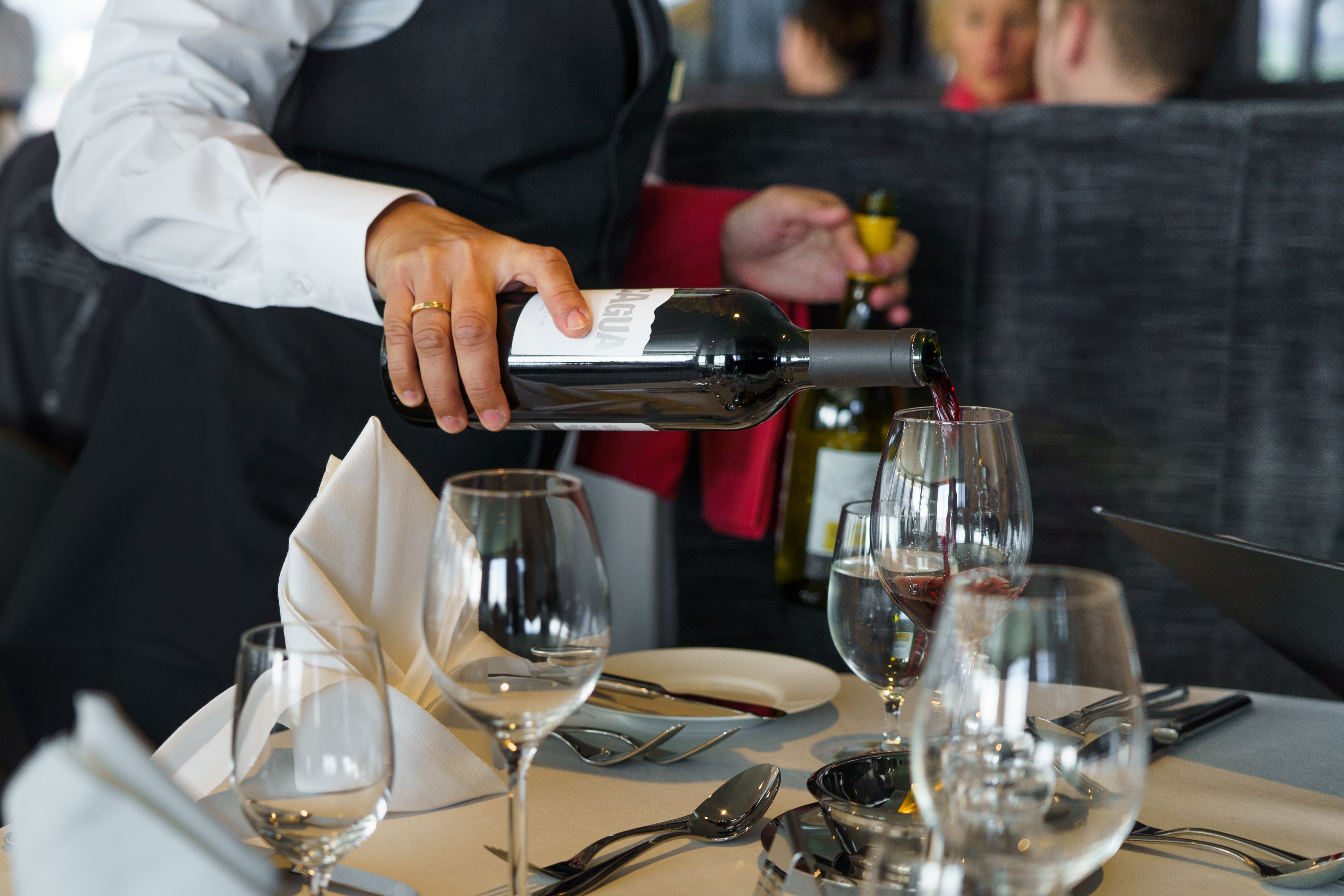 AN - Accommodatie - Quark Expeditions - Balena Restaurant.jpg