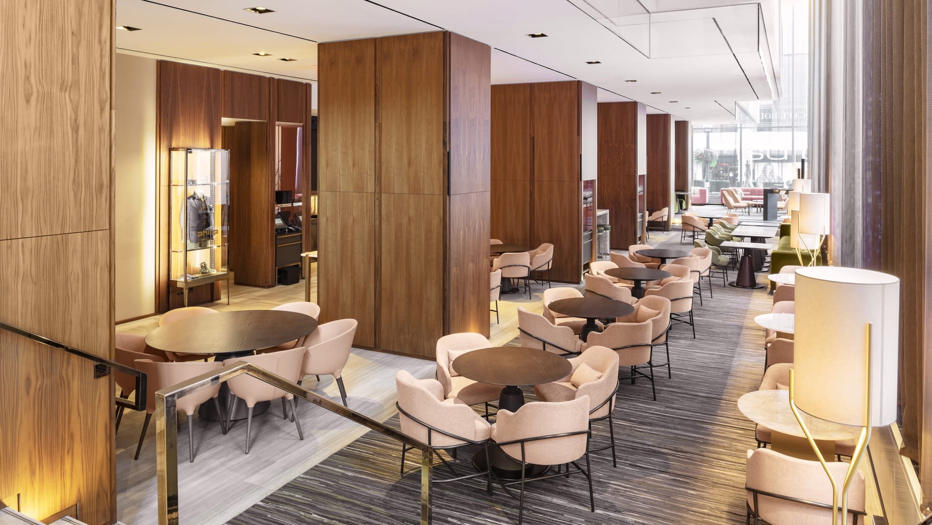 CA - Four seasons Toronto - Lounge.jpg