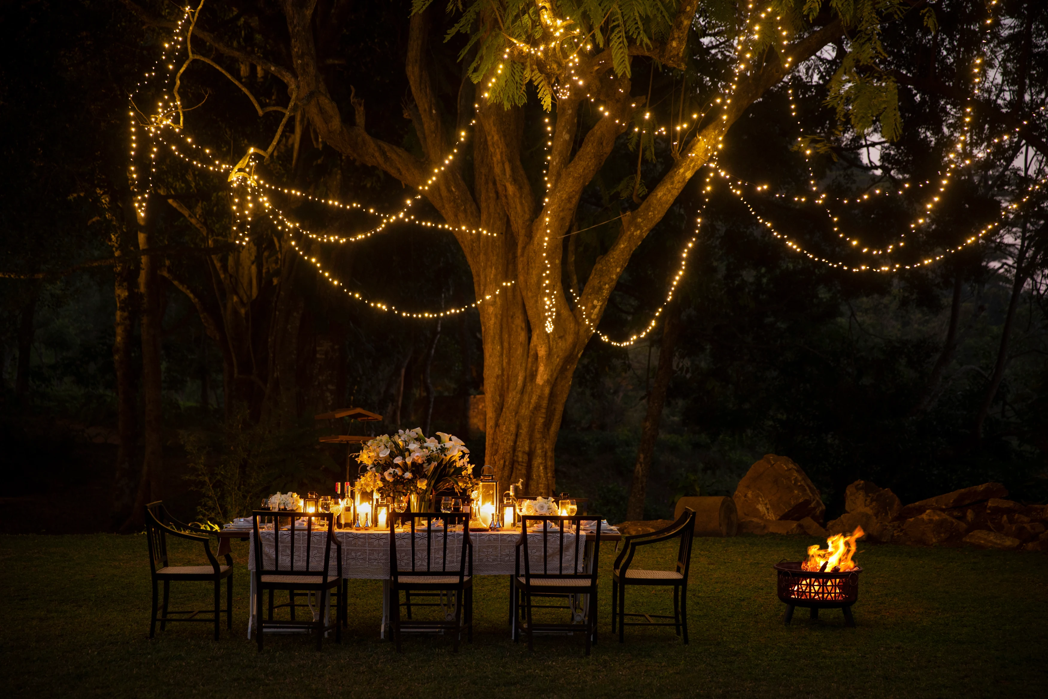 LK-W15-Hanthana-Dining-outside-Campfire.webp