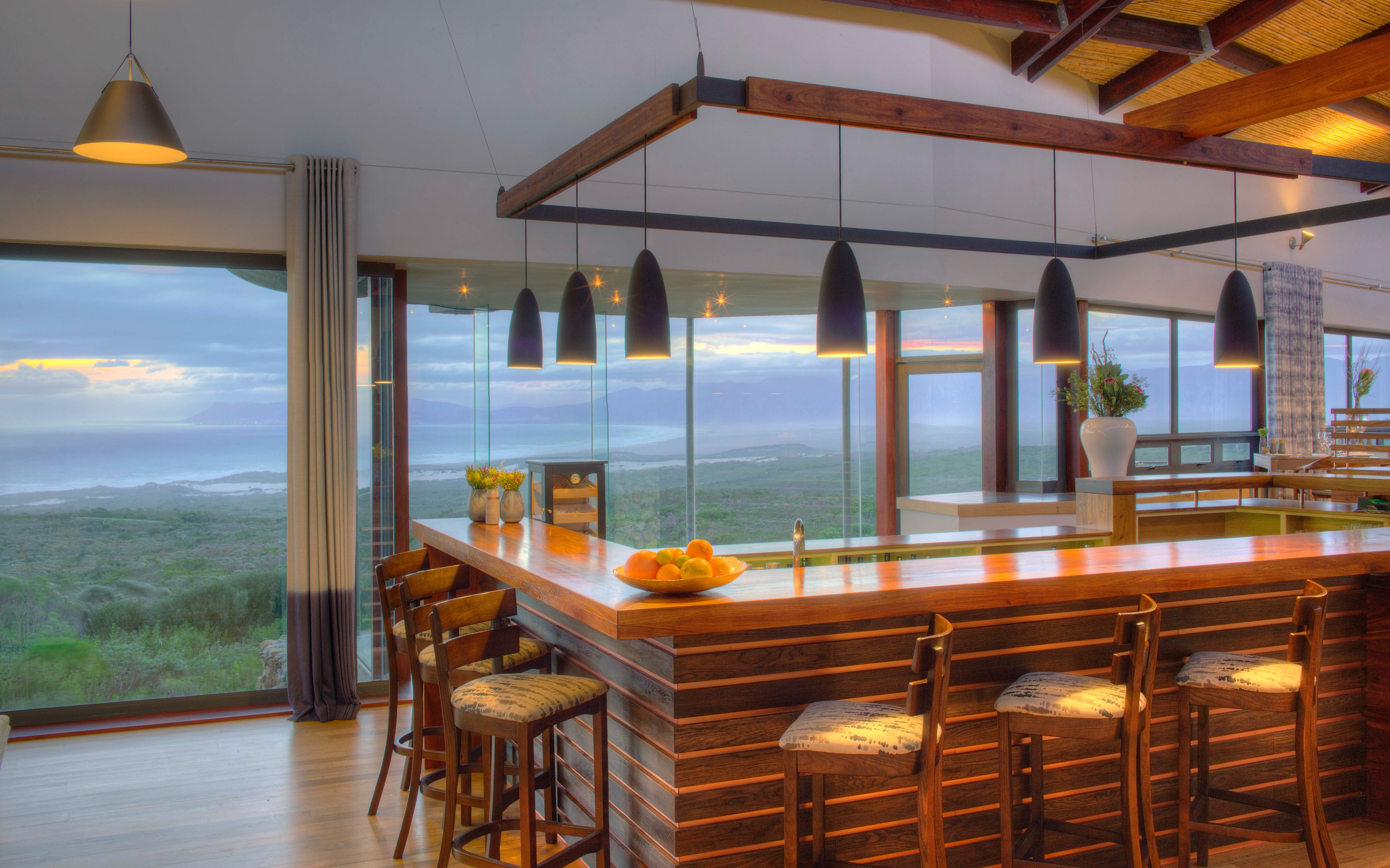 ZA-Accommodatie-Grootbos Forest Lodge-bar.jpg