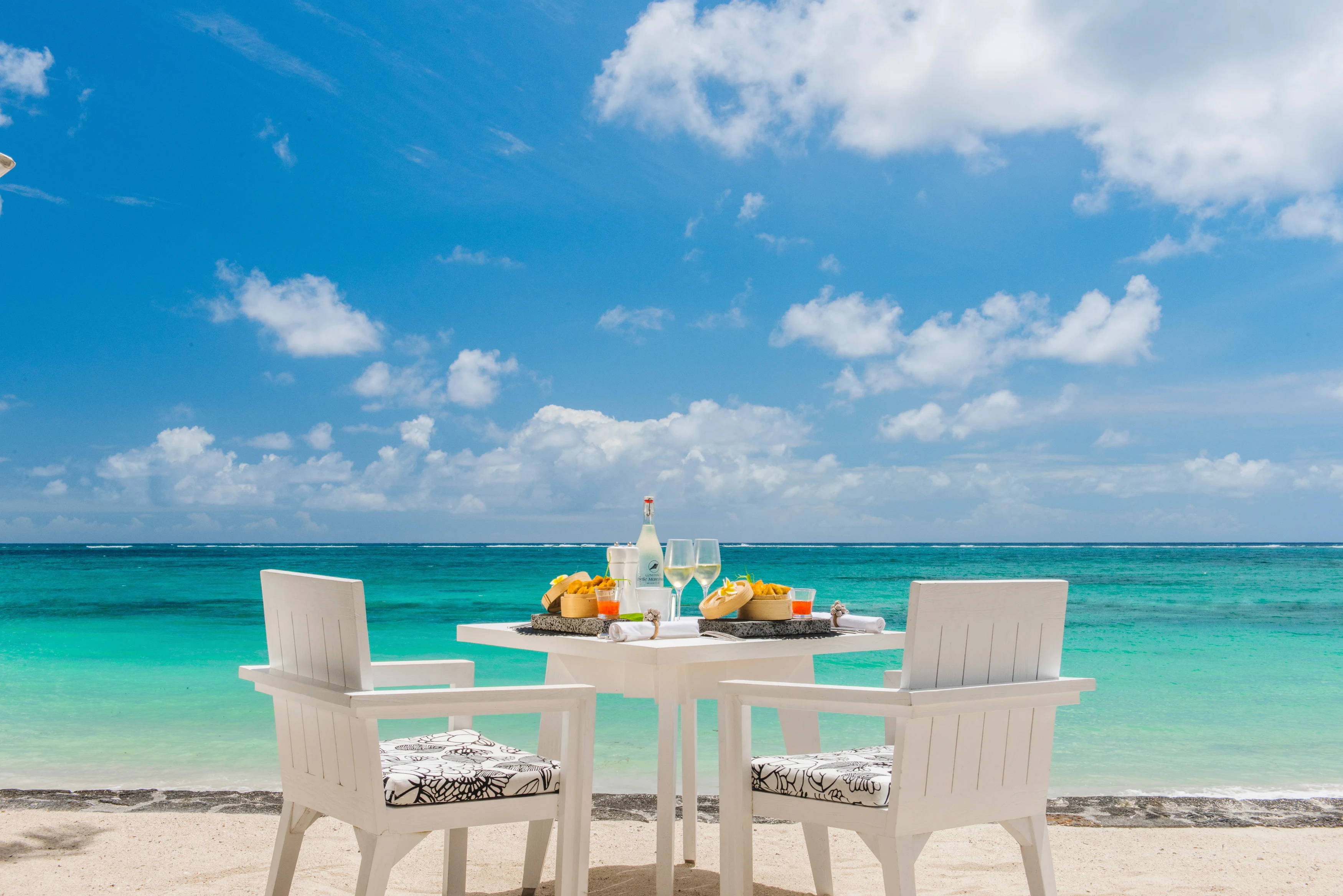 MU-Belle Mare Plage-restaurant la kaze setup.webp