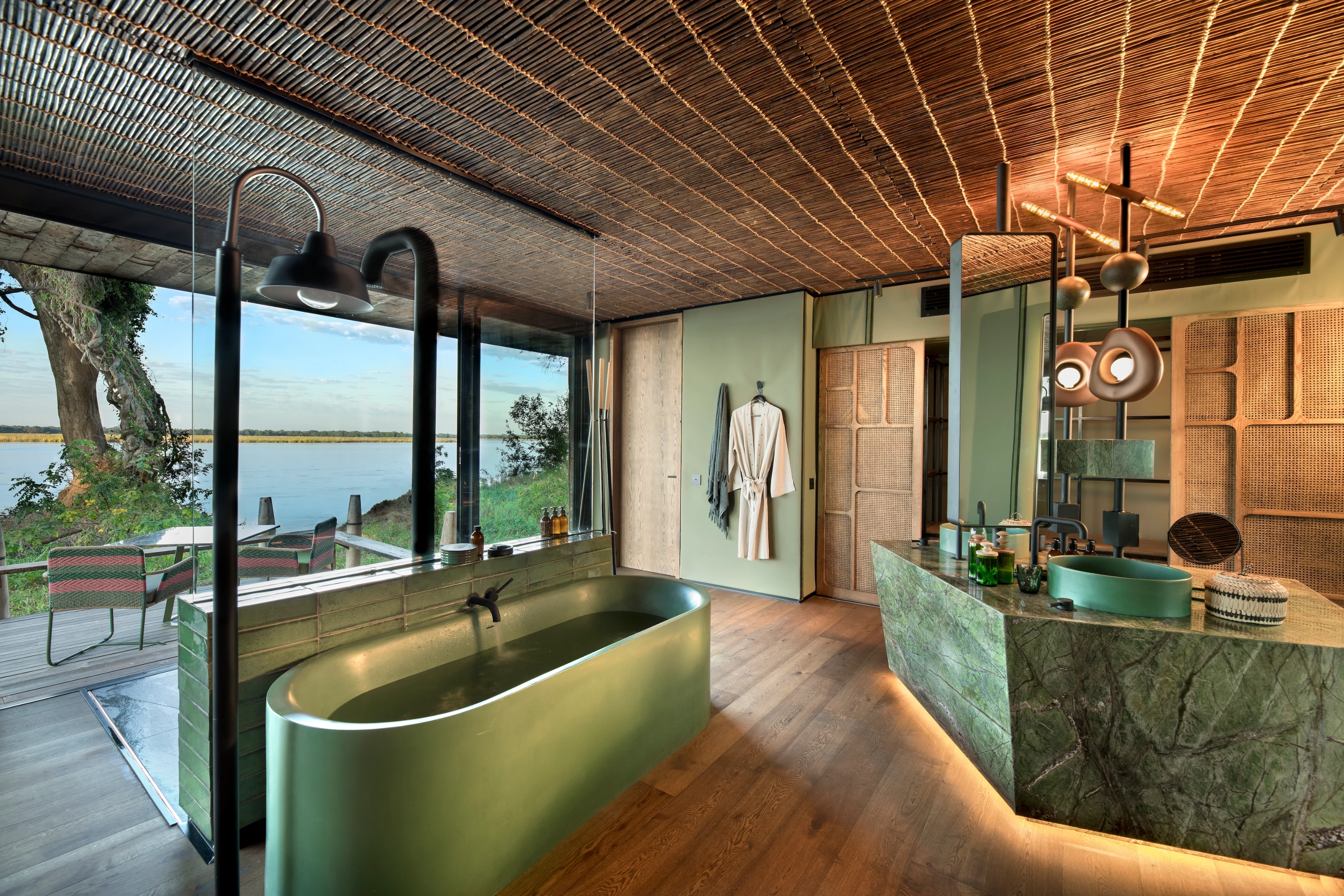 ZM-Lolebezi-bathroom.webp