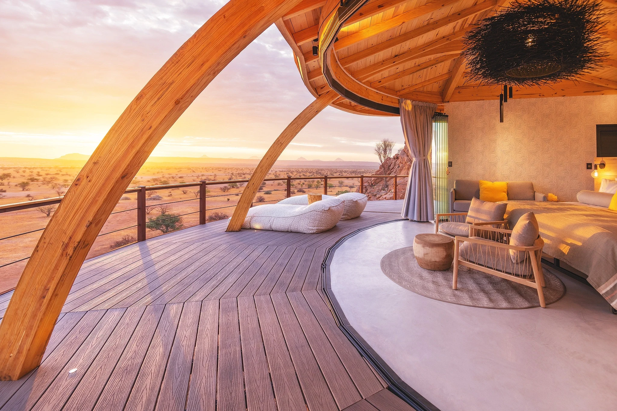 NA-Onduli Enclave-suite deck with view.webp