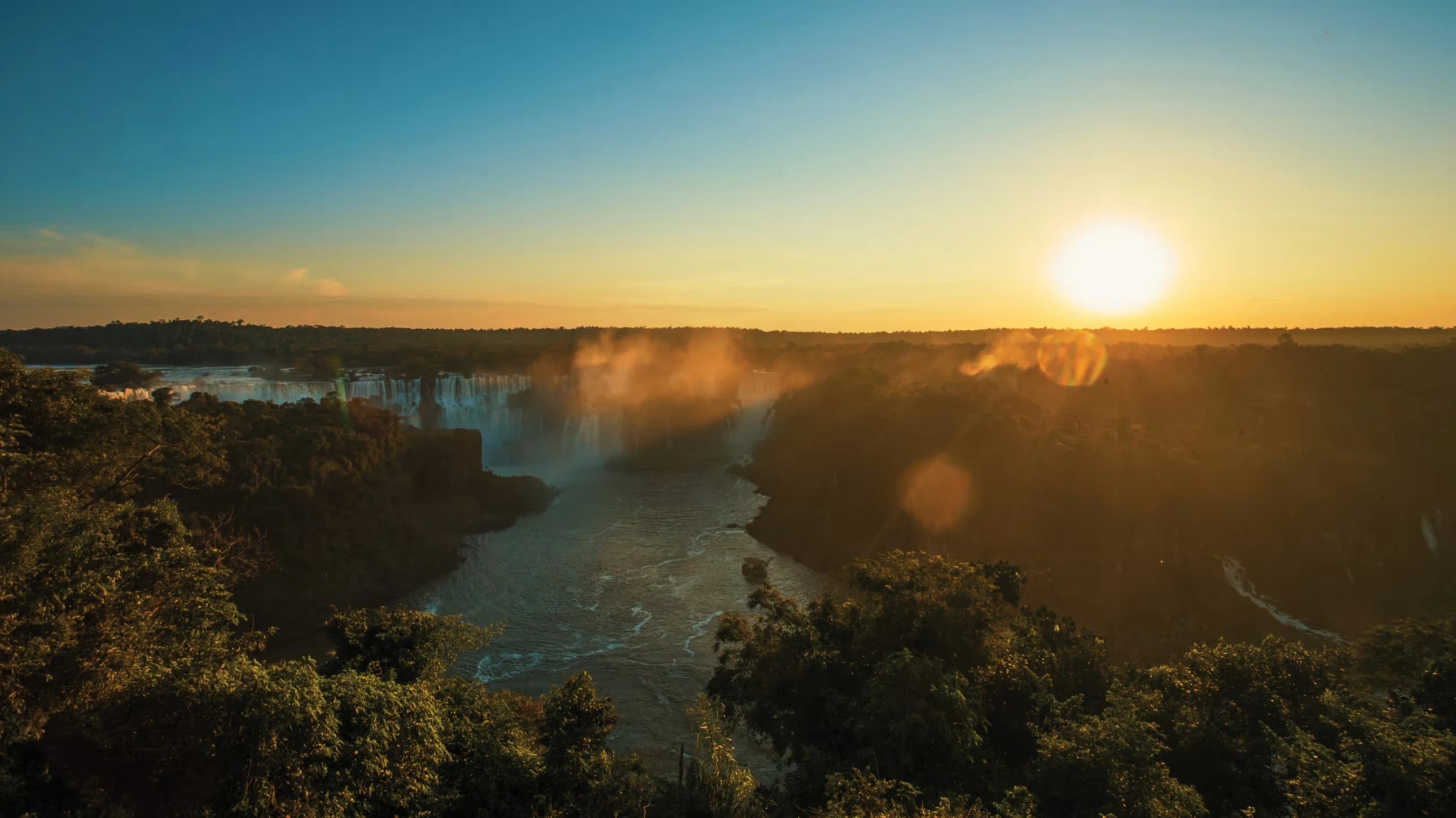 BR-Cataratas-IguassuFalls.webp