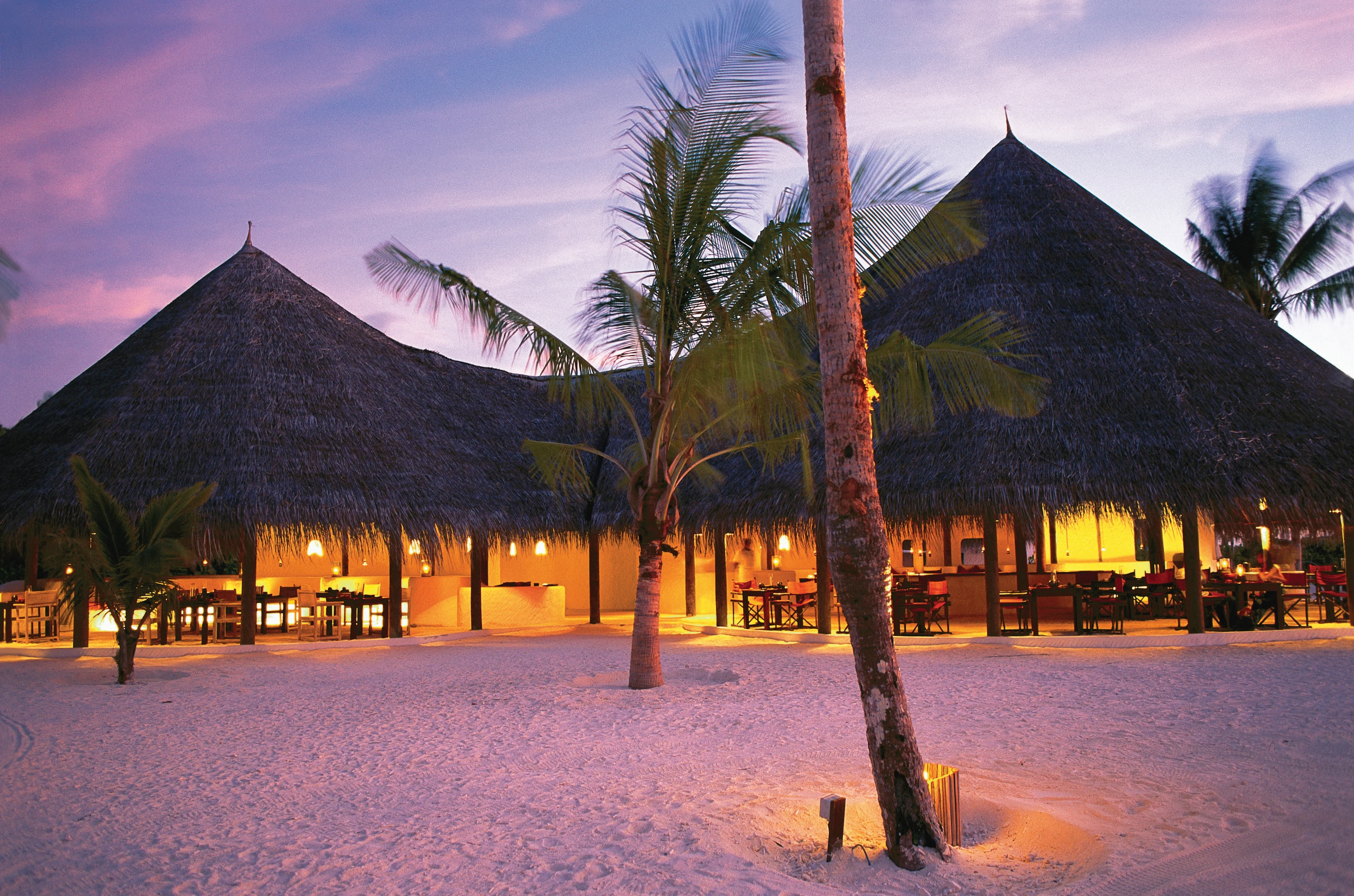 MV - Gili Lankanfushi - Main Restaurant.webp