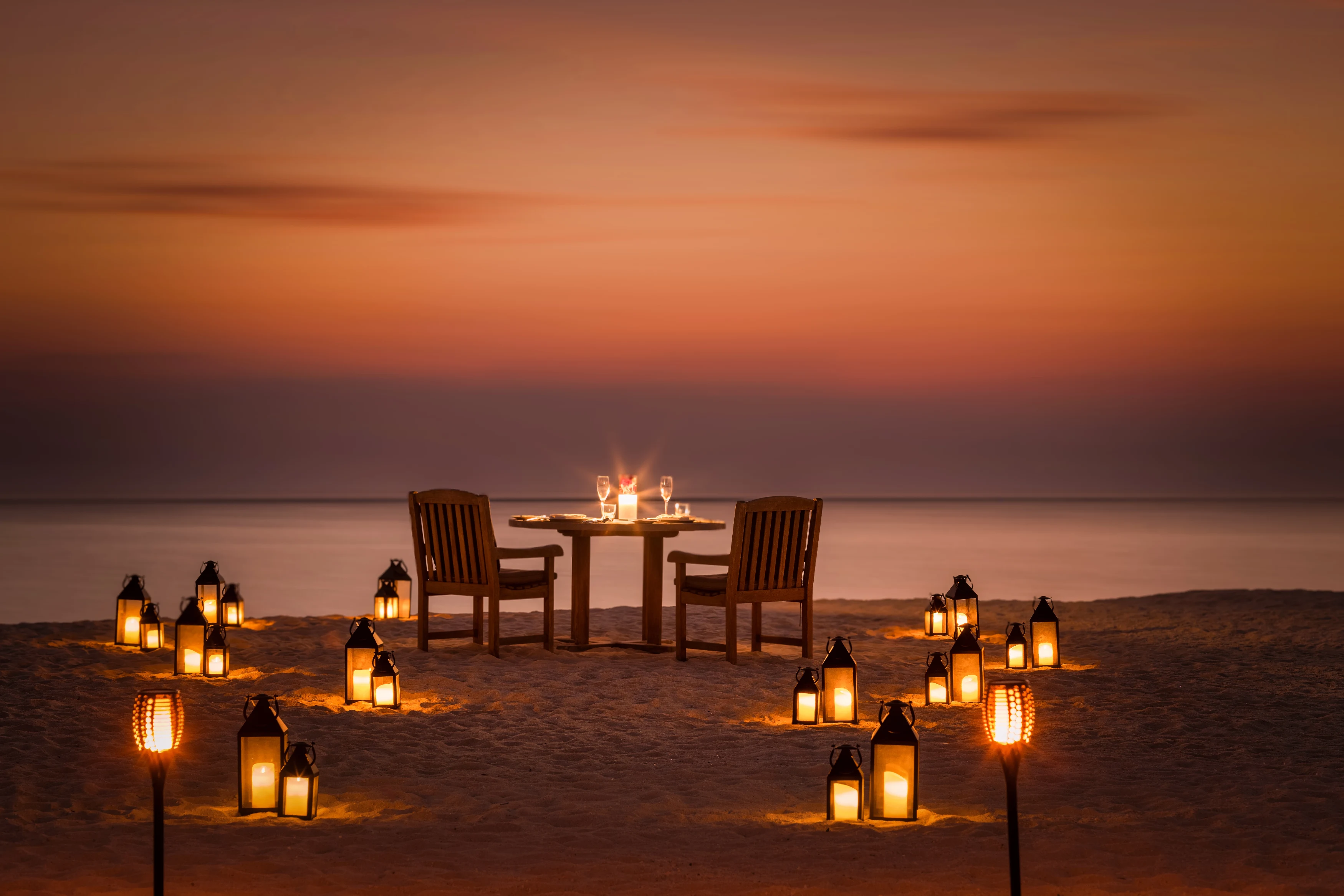 MV-Accommodatie-Conrad-Maldives-Rangali-Island-Private-Beach-Dining.webp