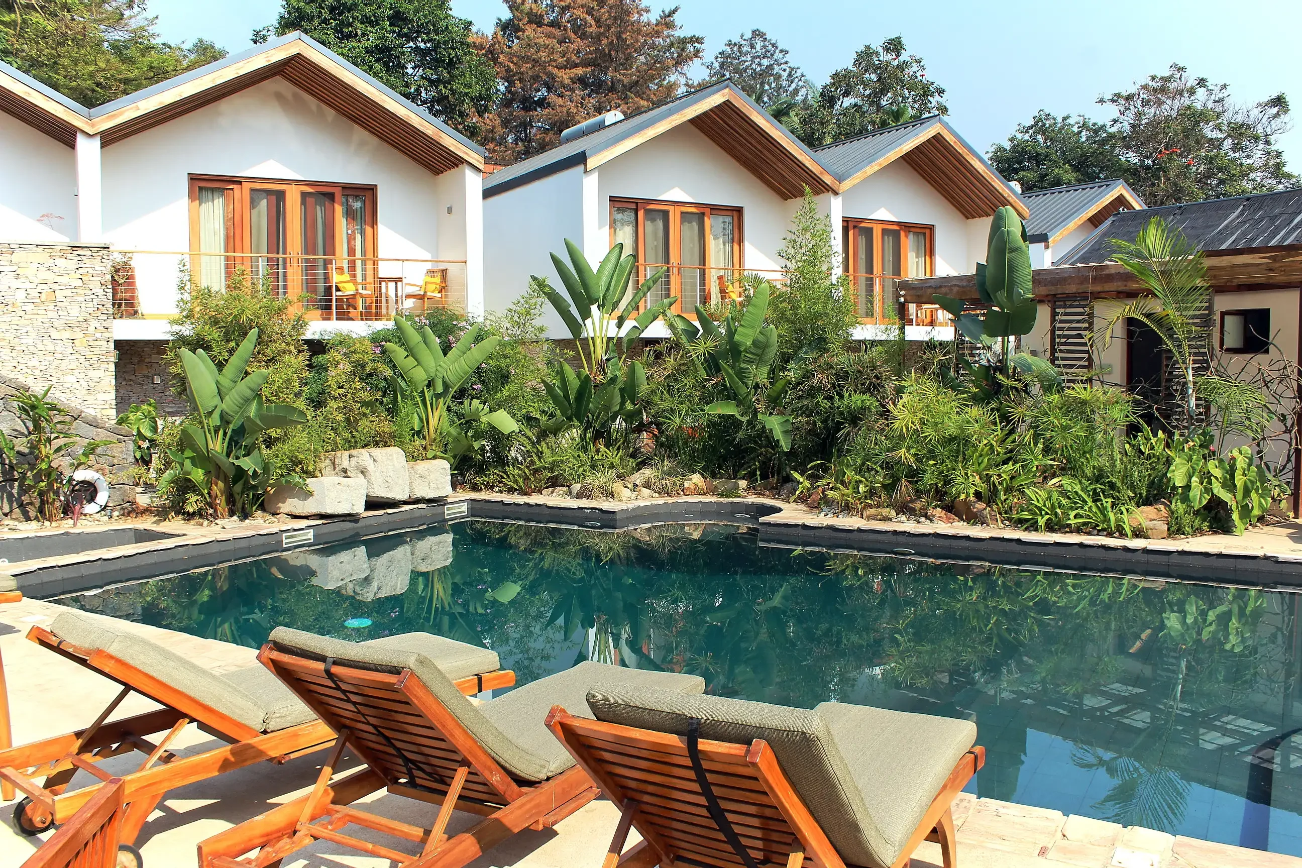 RW-The-Retreat- Pool sundeck (1).webp