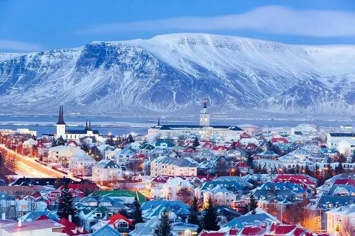 IS-Algemeen-Reykjavik village.jpg