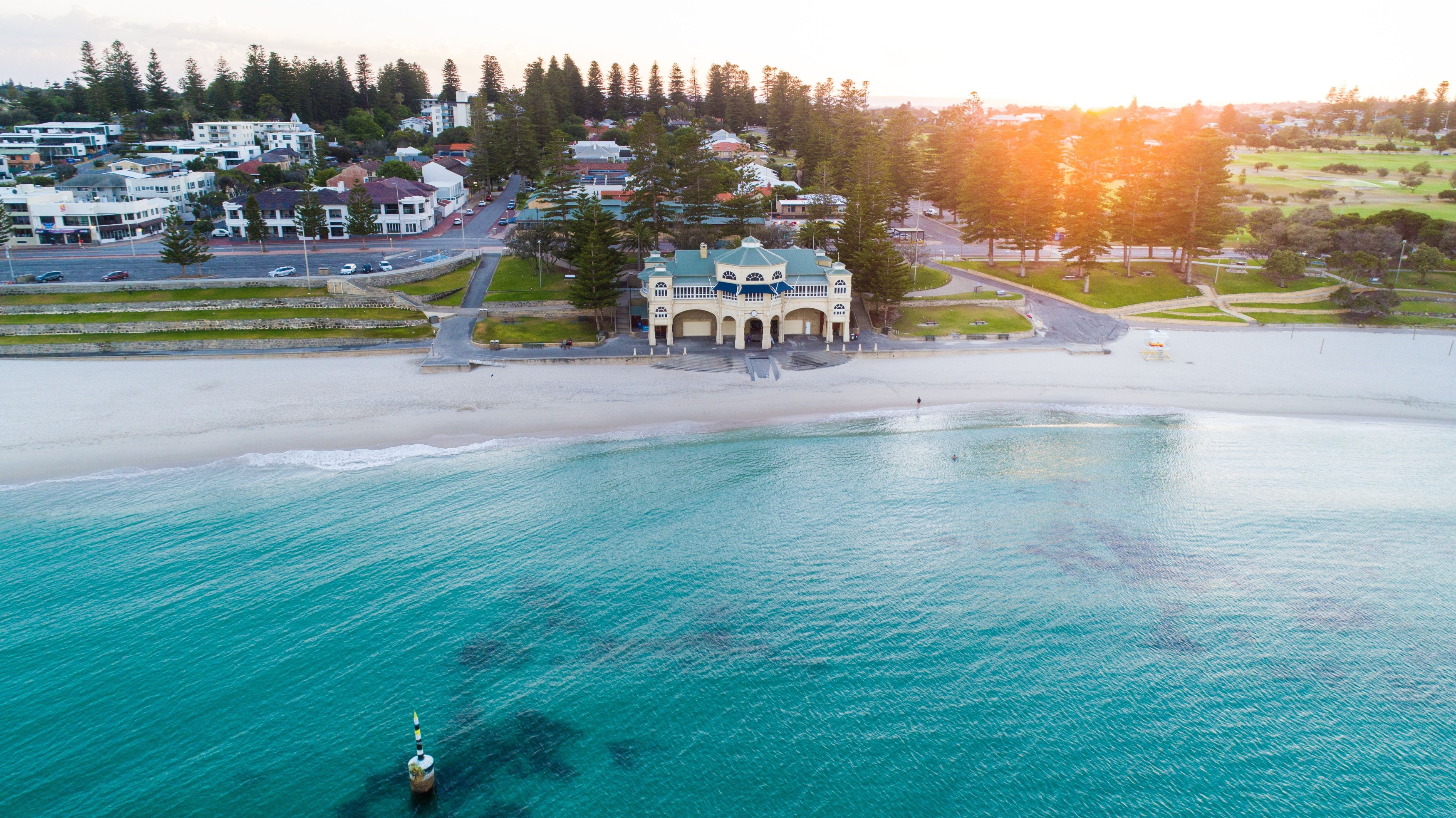 AU - Perth Cottesloe Beach (1).jpg