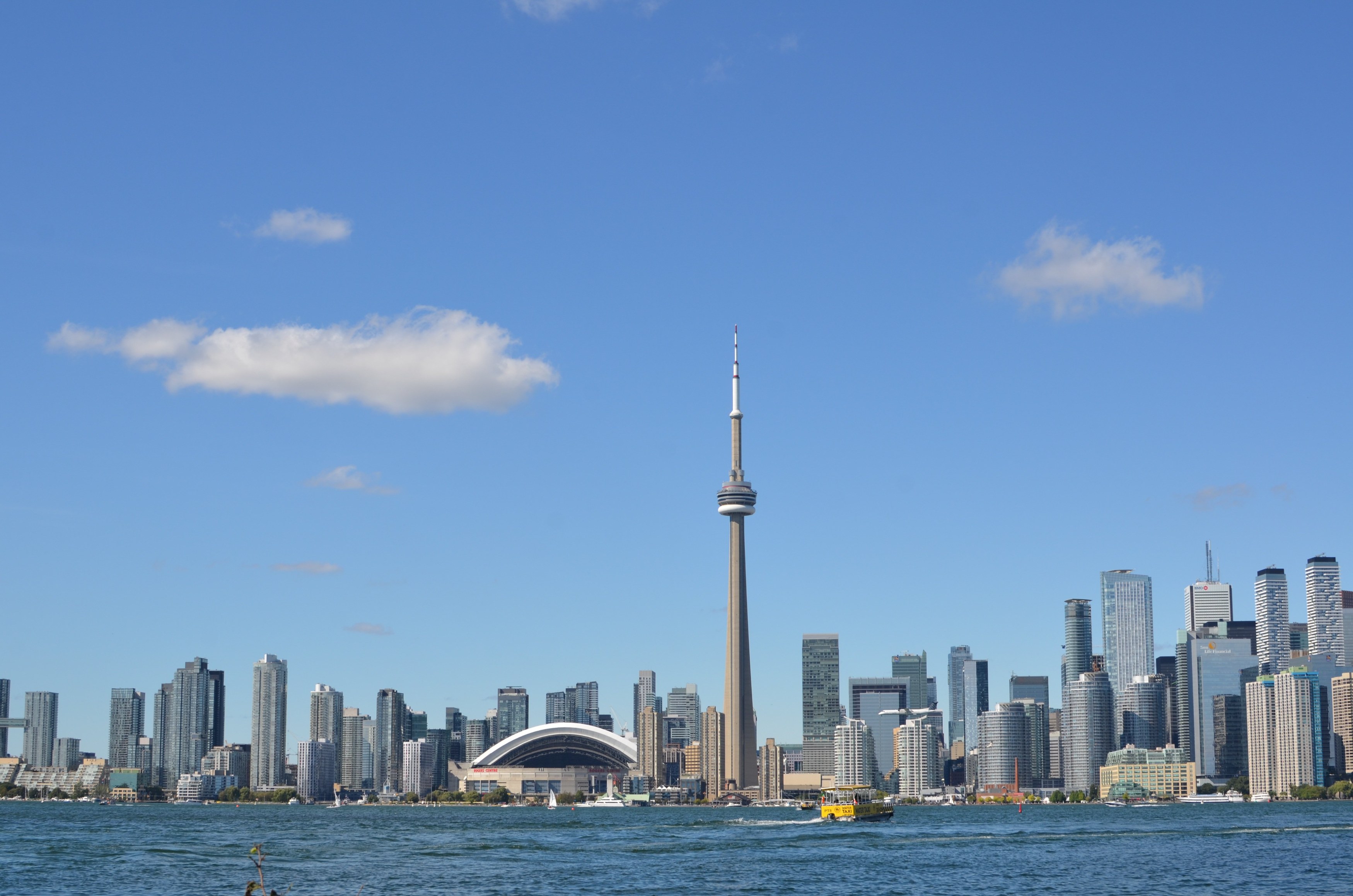 CA - Four seasons Toronto - Skyline .jpg