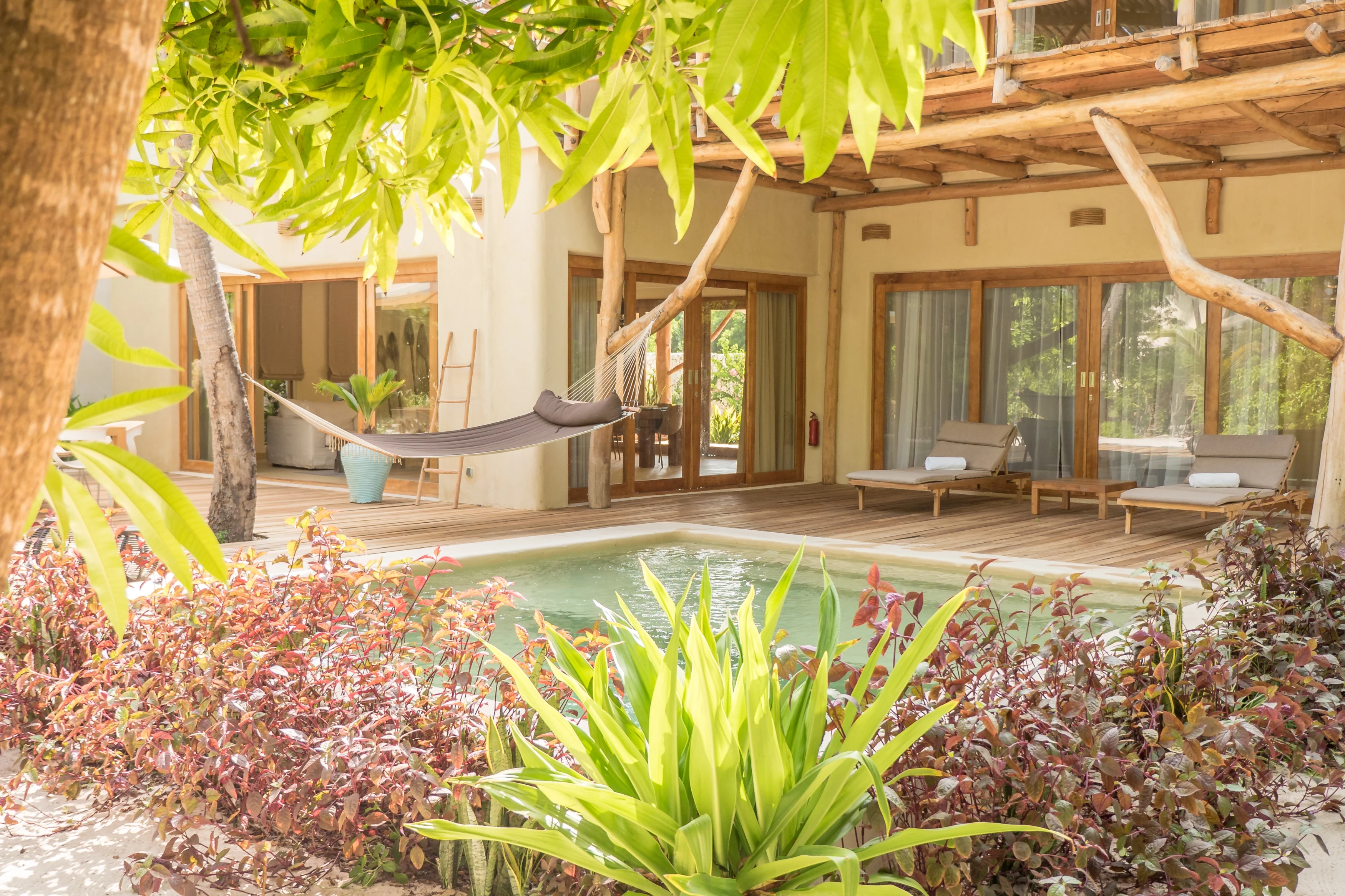 TZ - White Sands - villa pool.webp
