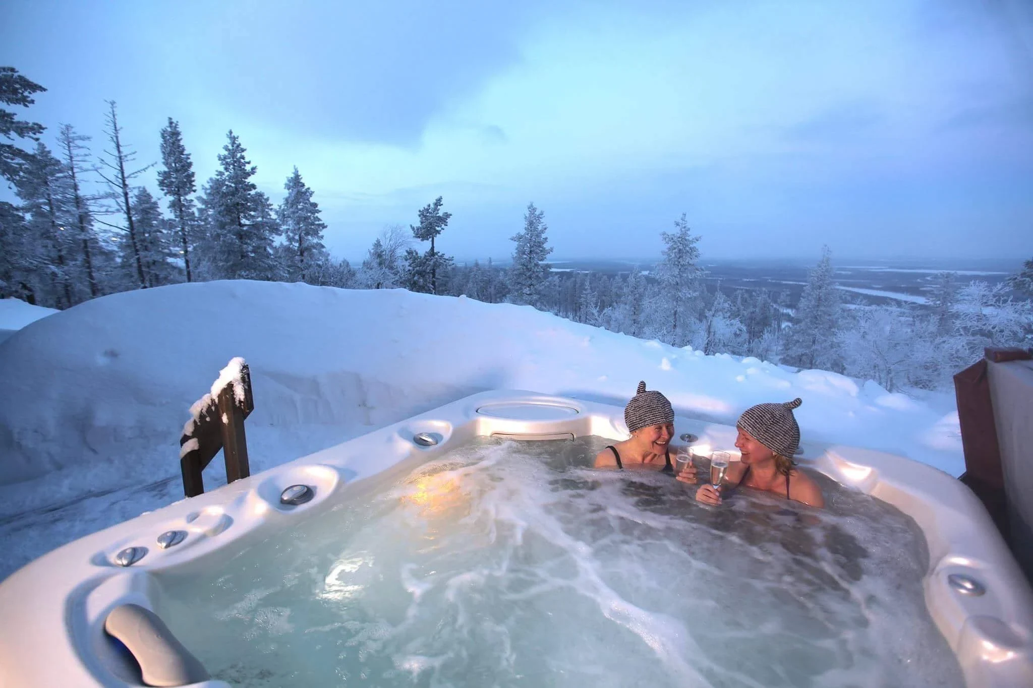 FI - Levin Iglut - Suite igloo bubble bath.webp