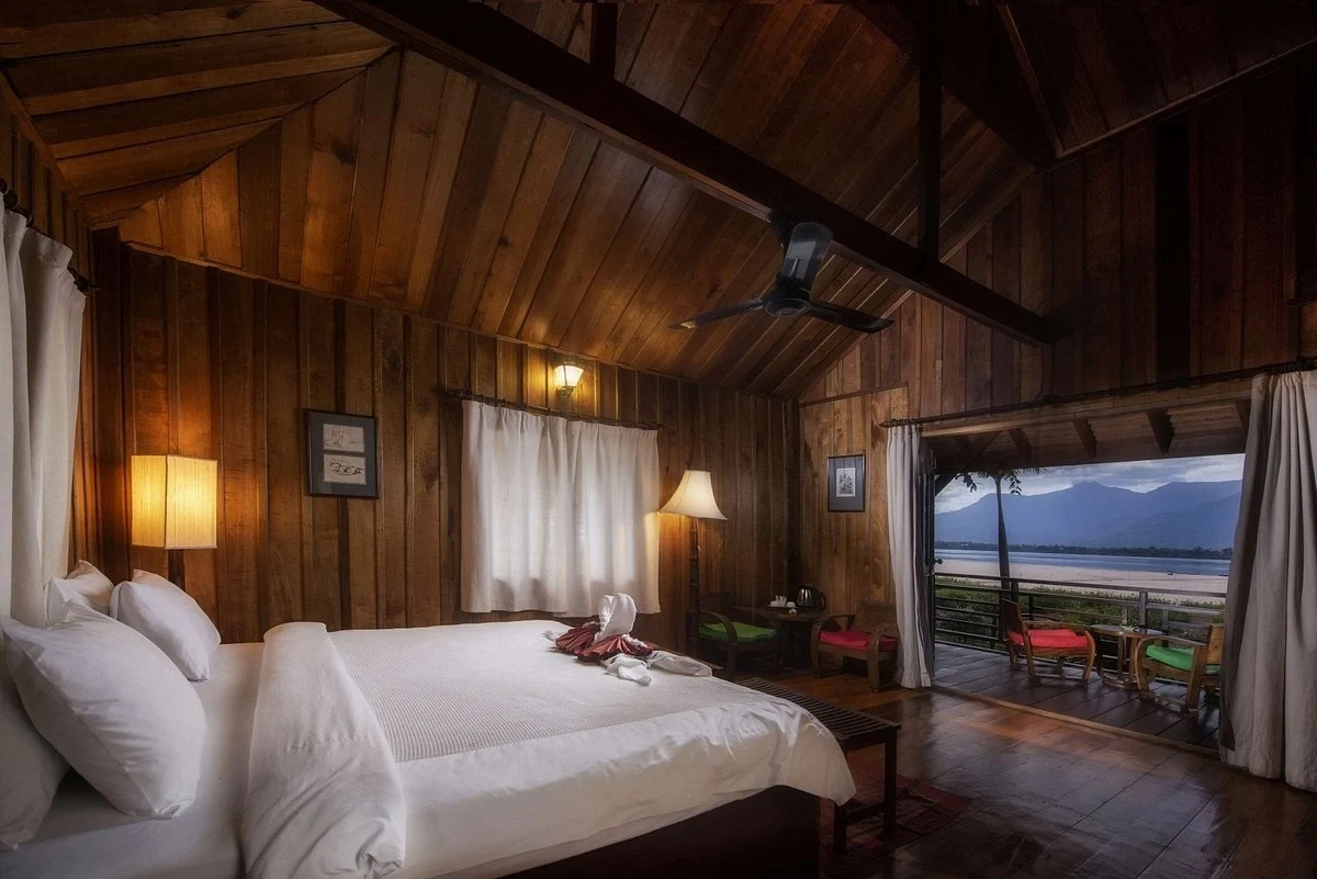 LA - La Folie Lodge - Mekong View Bungalow.webp
