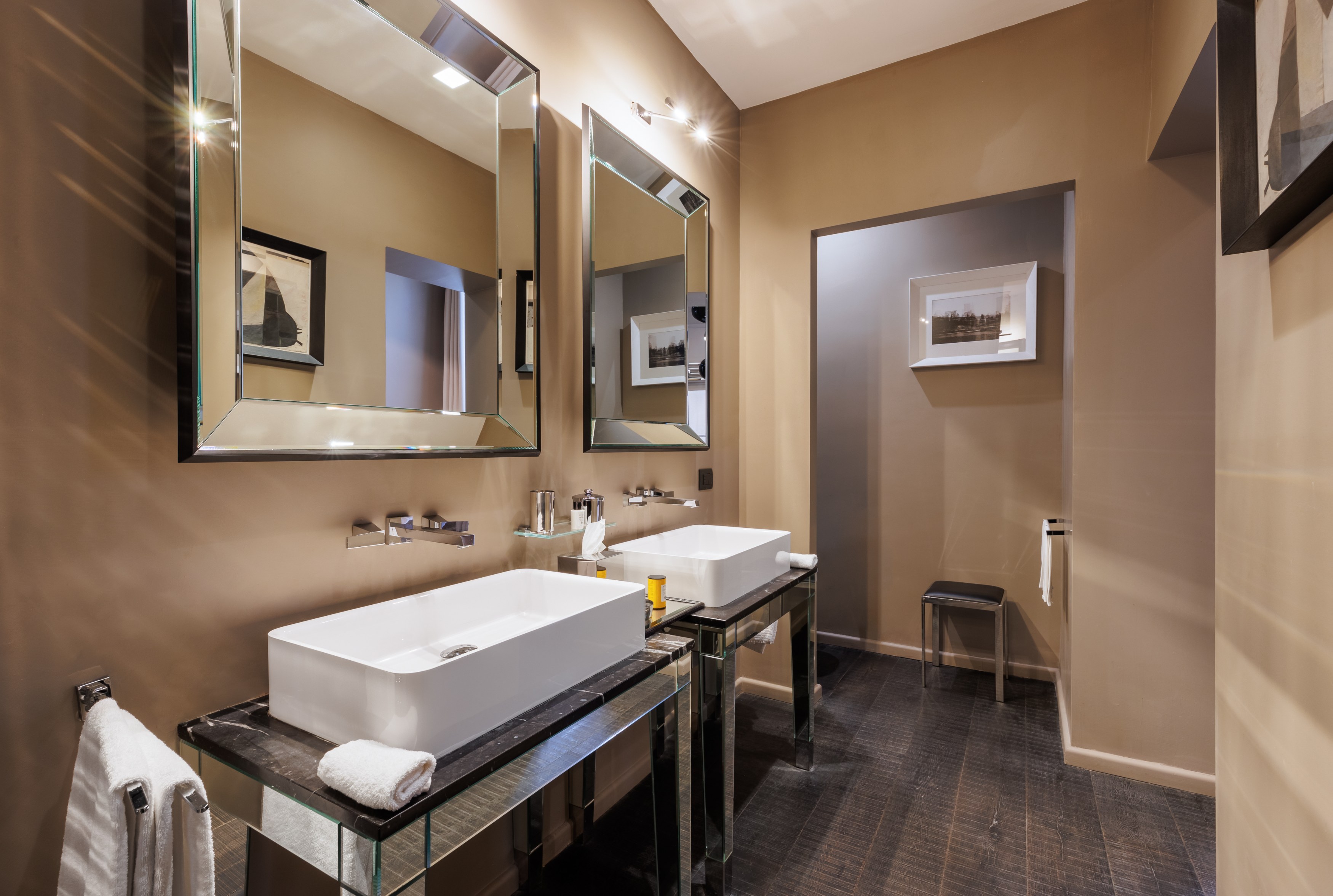 IT - accommodatie - DOM Hotel bathroom.jpg