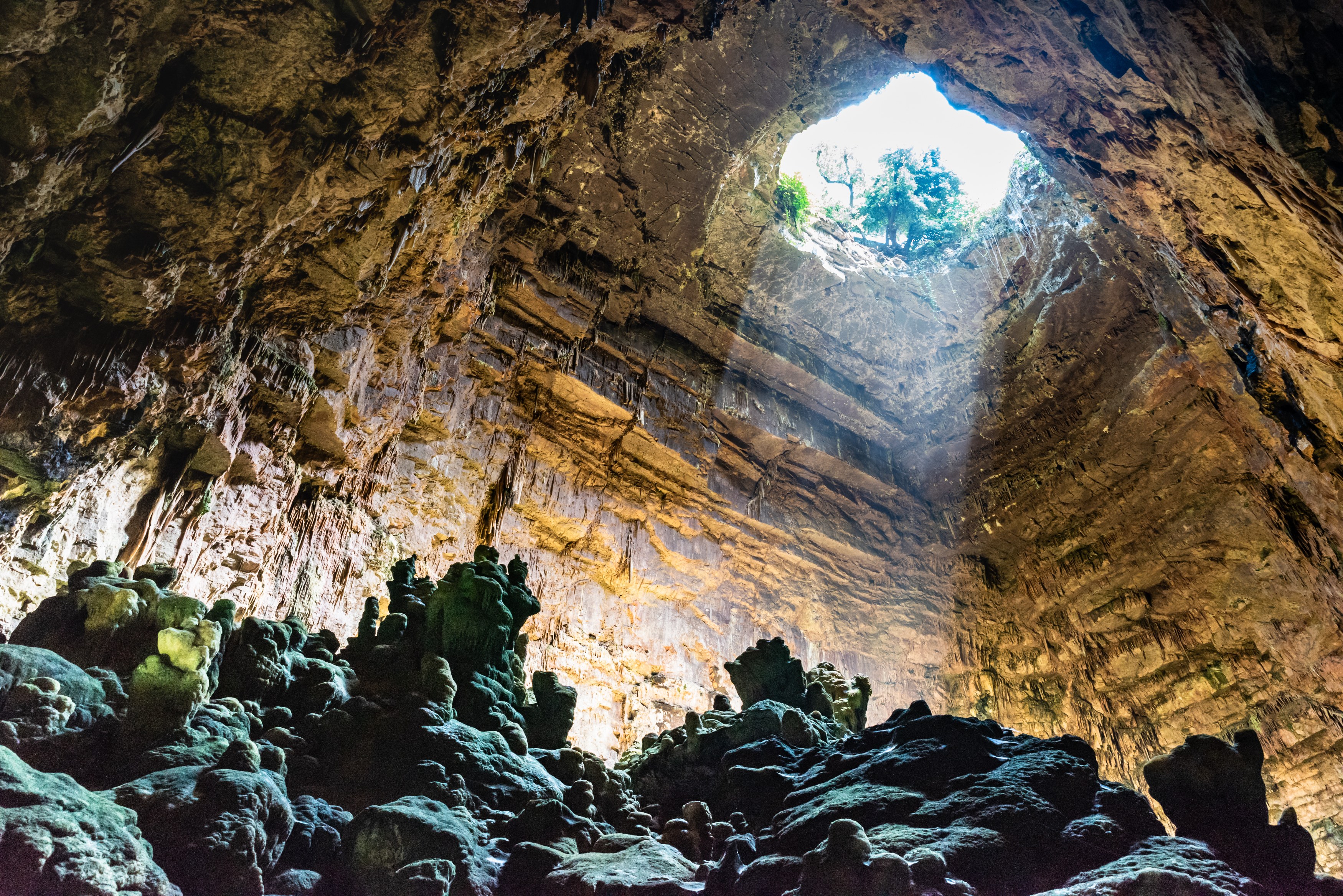 IT-Castellana Caves - Puglia - Shutterstock.jpg