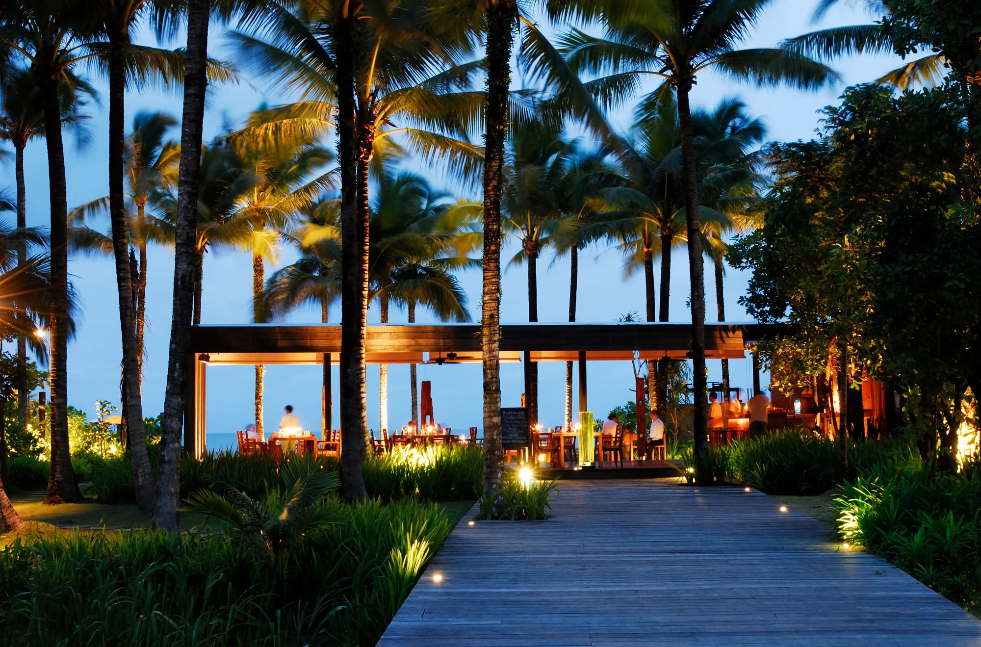 TH - The Sarojin - Edge Restaurant 2.webp