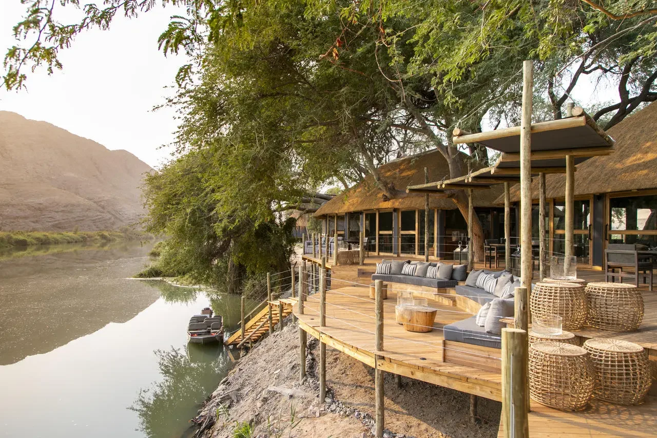 NA-Serra Cafema-lounge deck2.webp