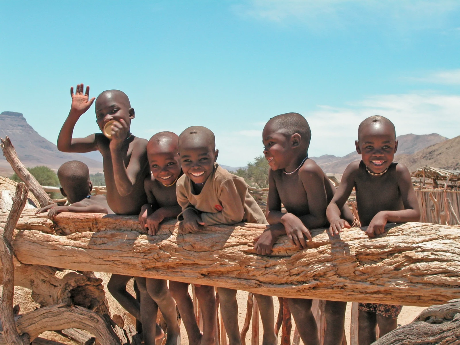 NA-Skeleton Coast-Local kids.webp