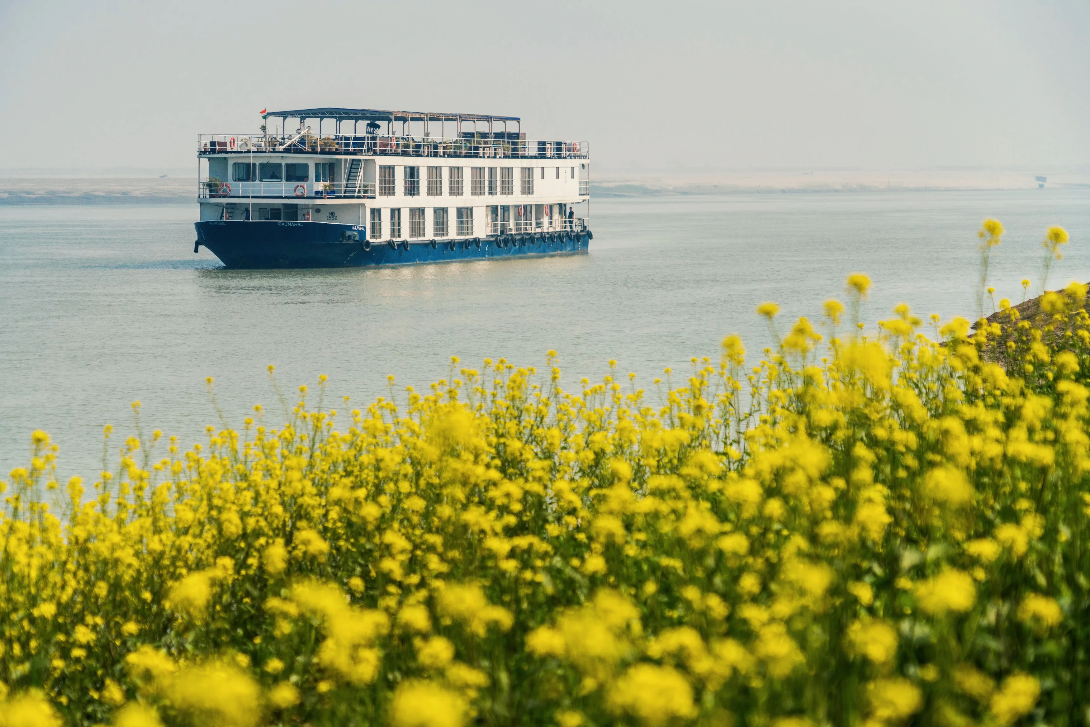 IN-Assam-Bangal-Navigation-ABN-Rajmahal-boat-sideview.webp